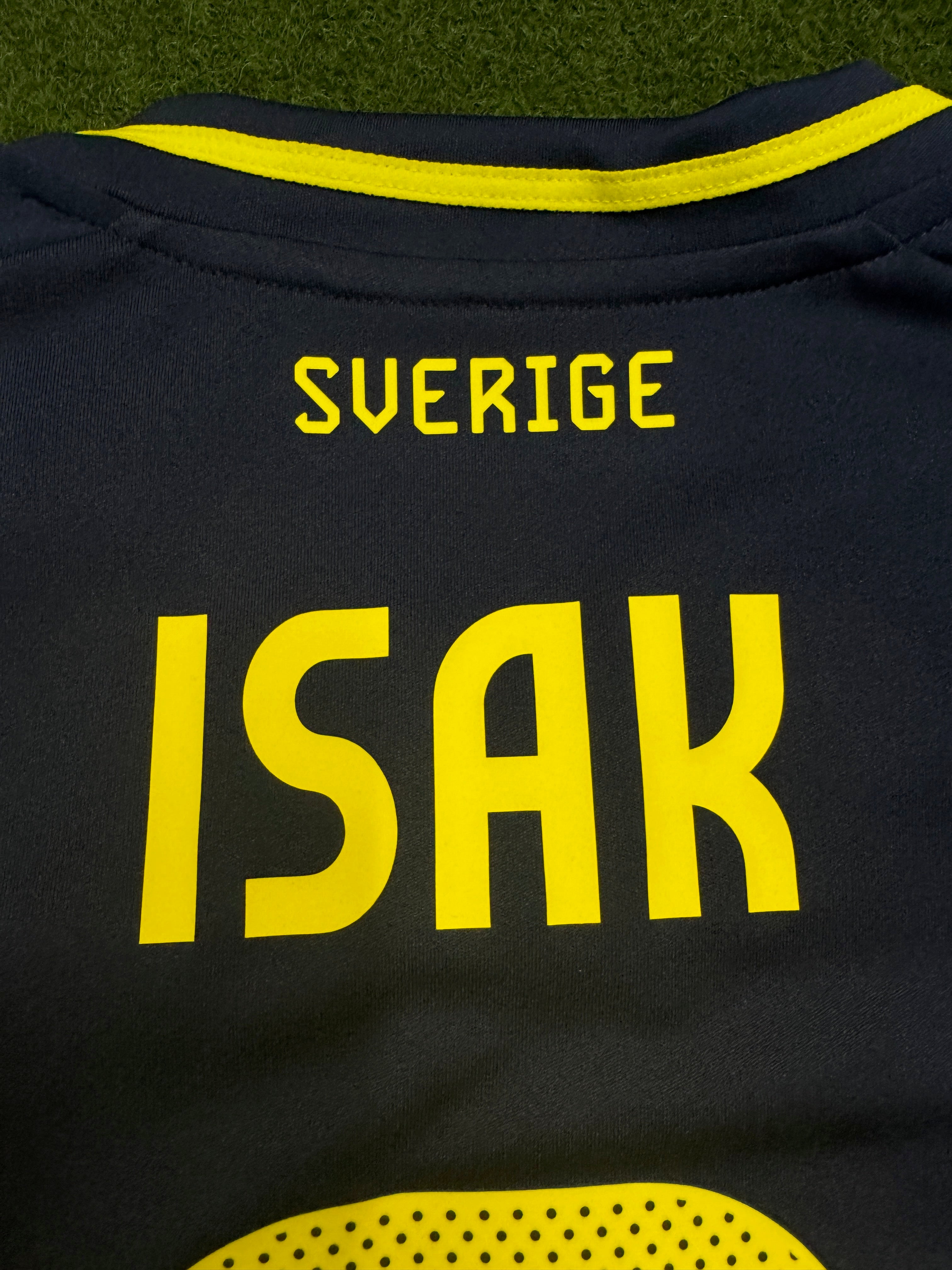 Sweden 2024/25 Alexander Isak #9 Away Shirt | Retro Screamers
