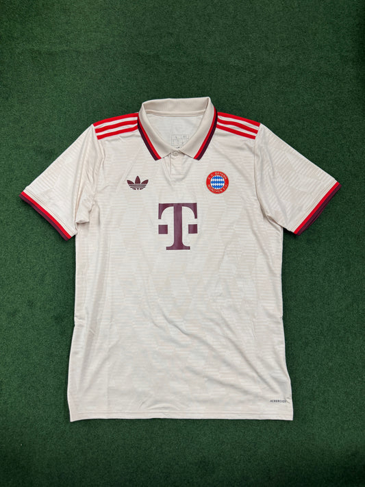 Bayern Munich 2024 Away Shirt - L