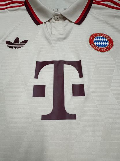 Bayern Munich 2024 Away Shirt - L