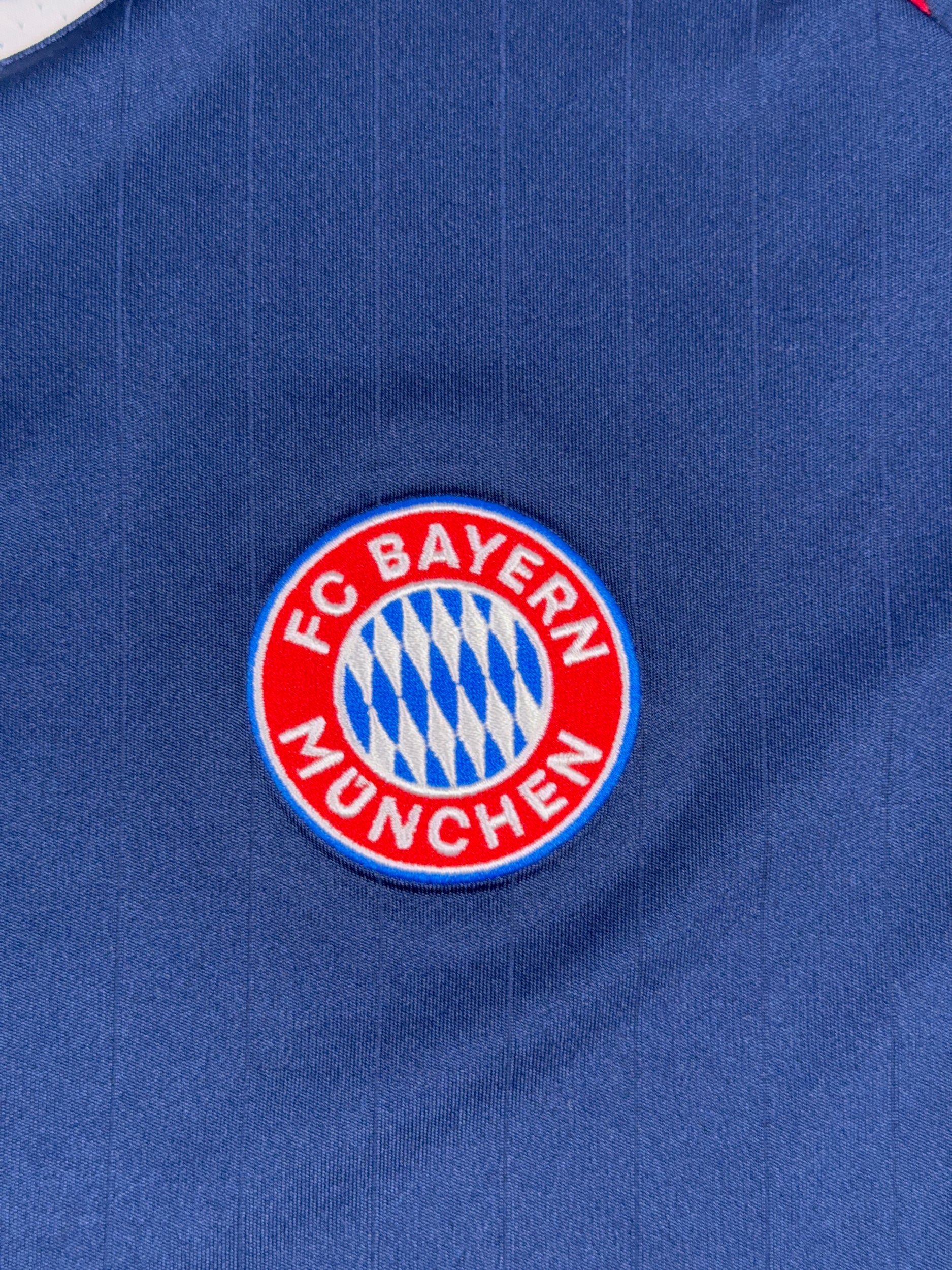 Bayern Munich 2021/22 Teamgeist Shirt - M