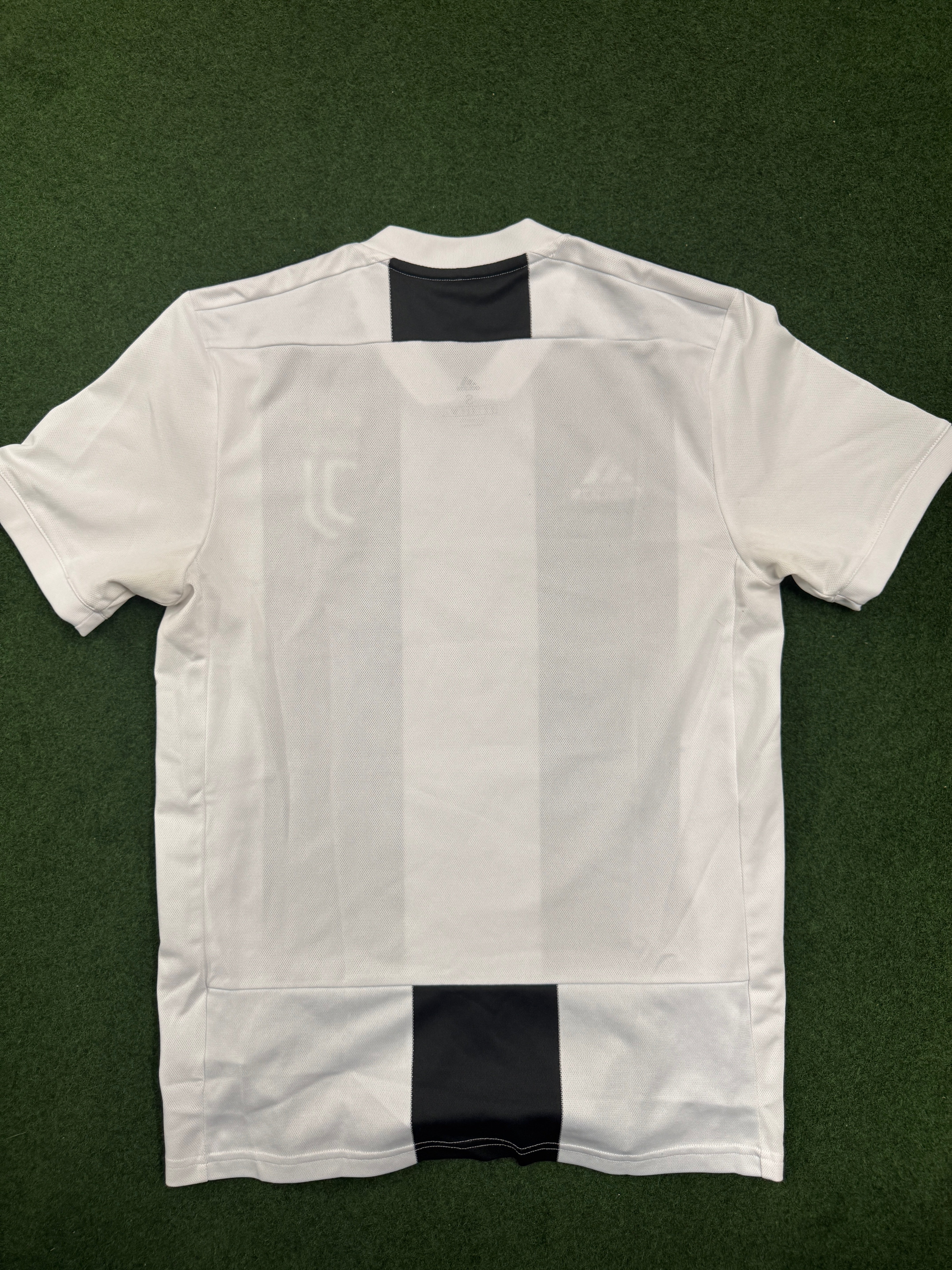 Juventus 2018/19 Home Shirt | Retro Screamers