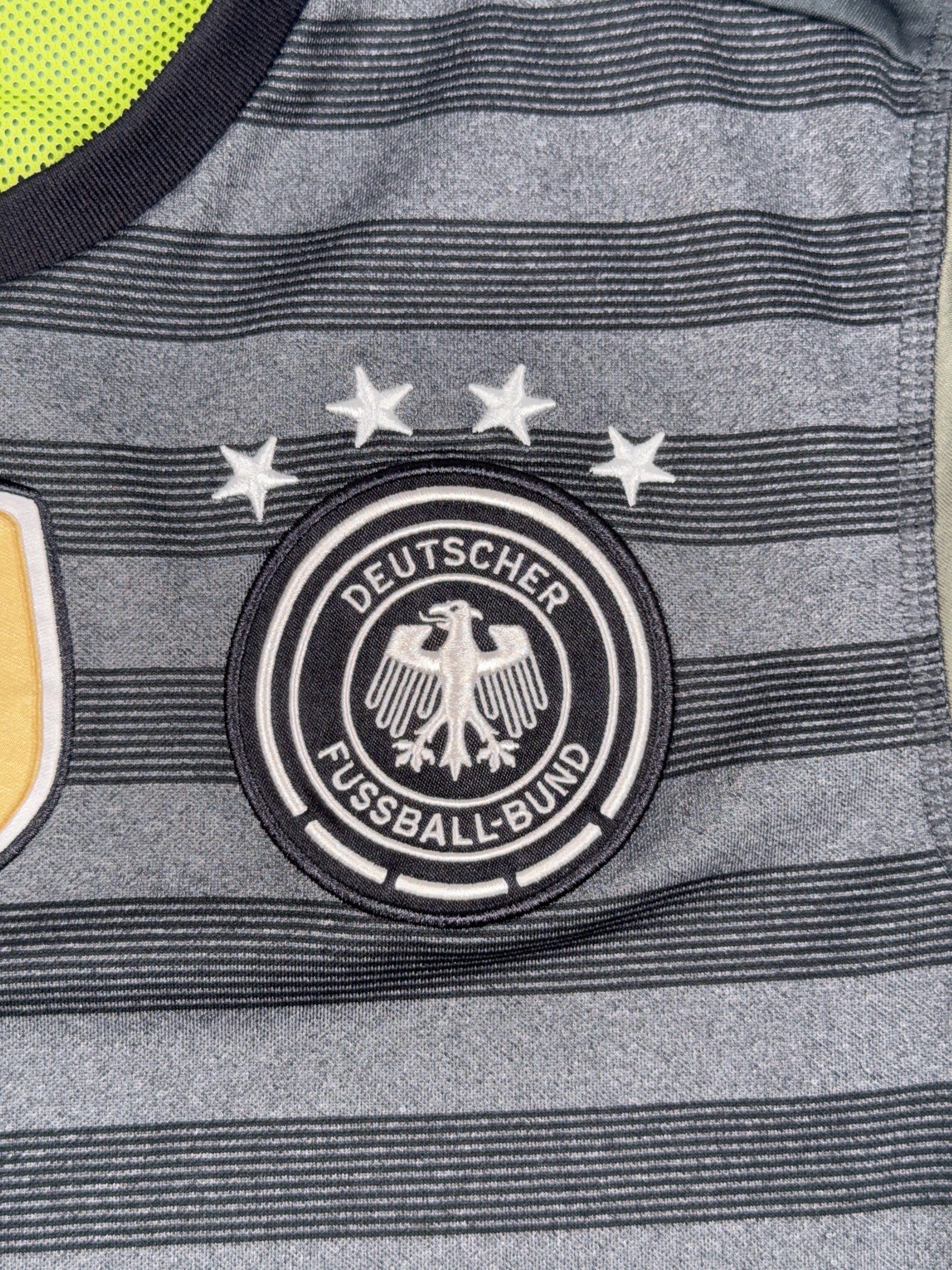 Germany 2016/17 Away Shirt (Reversible) - S