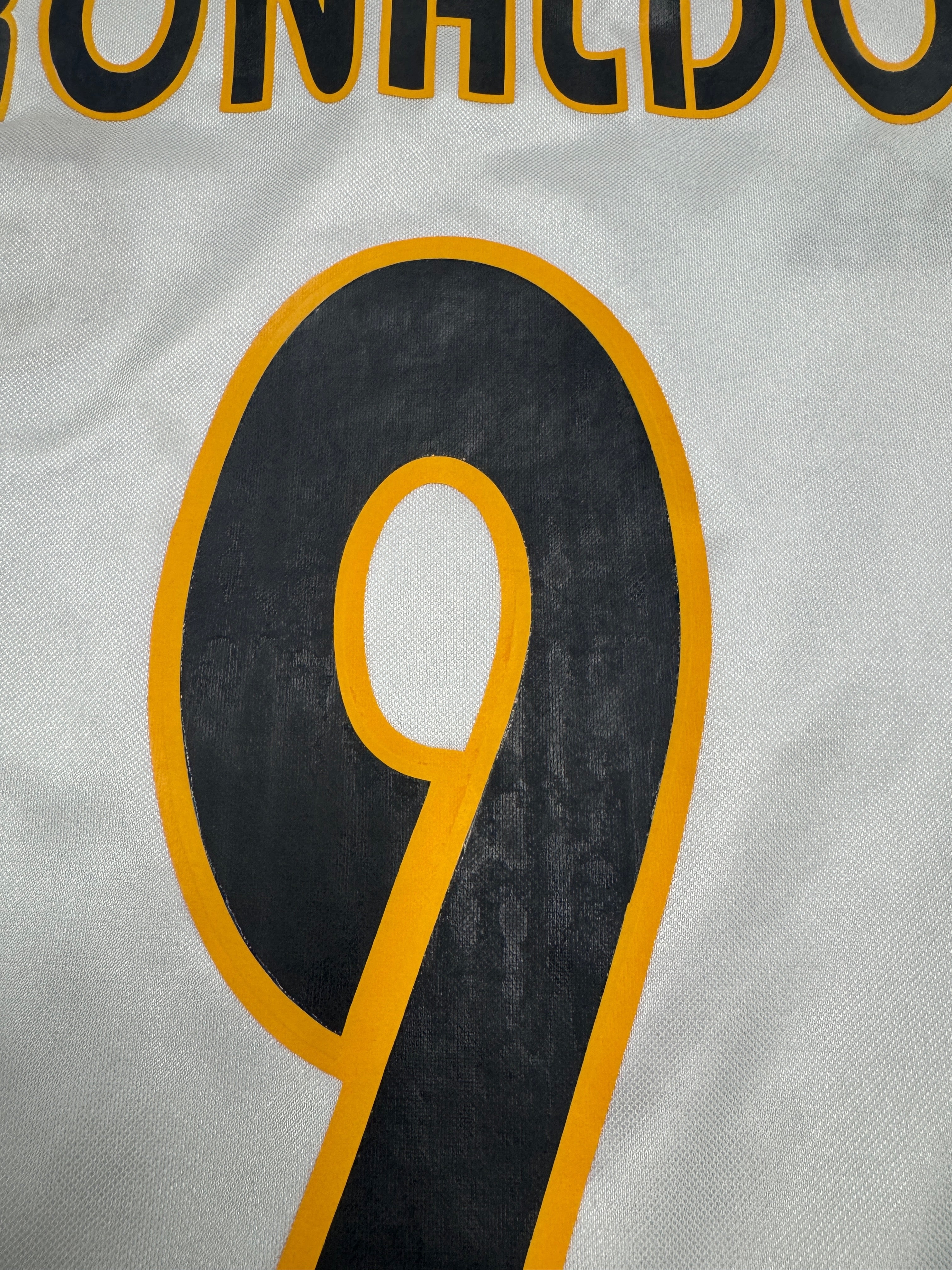 Real Madrid 2004/05 Ronaldo #9 Home Shirt | Retro Screamers