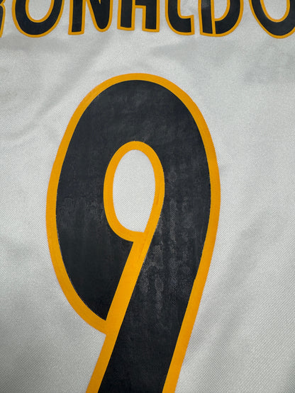 Real Madrid 2004 Ronaldo #9 Home Shirt - L