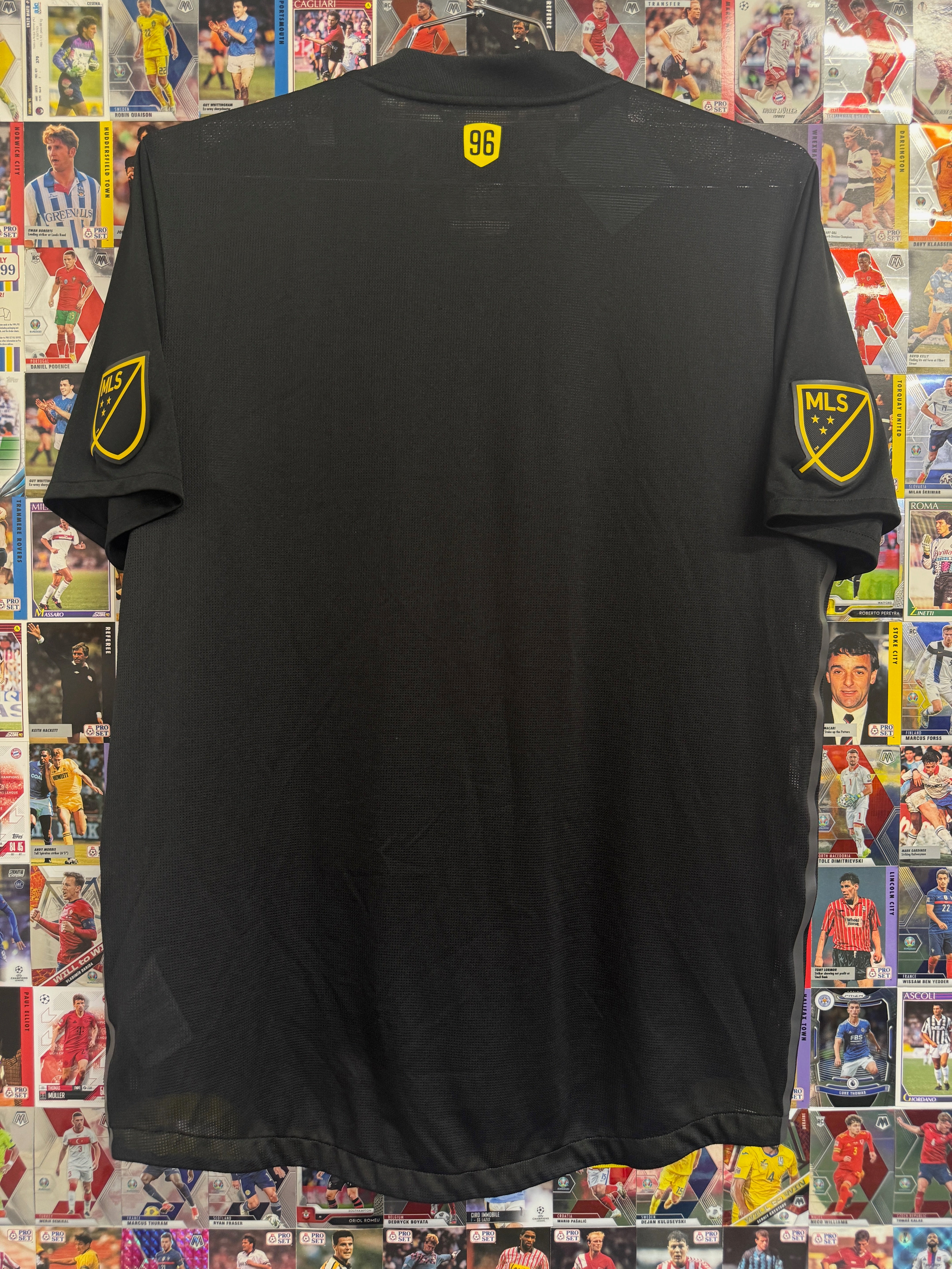 Columbus Crew 2018/19 Away Shirt | Retro Screamers
