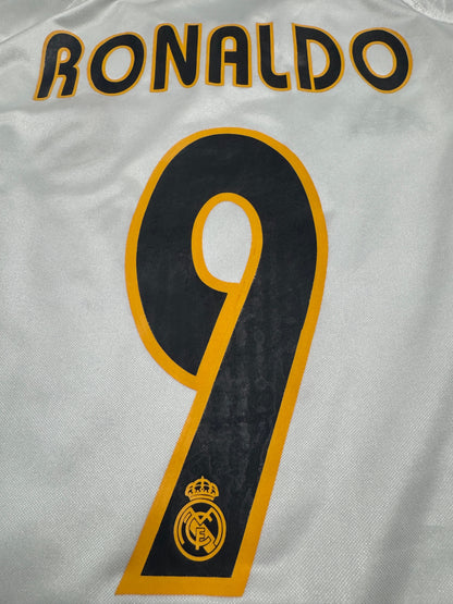 Real Madrid 2004 Ronaldo #9 Home Shirt - L