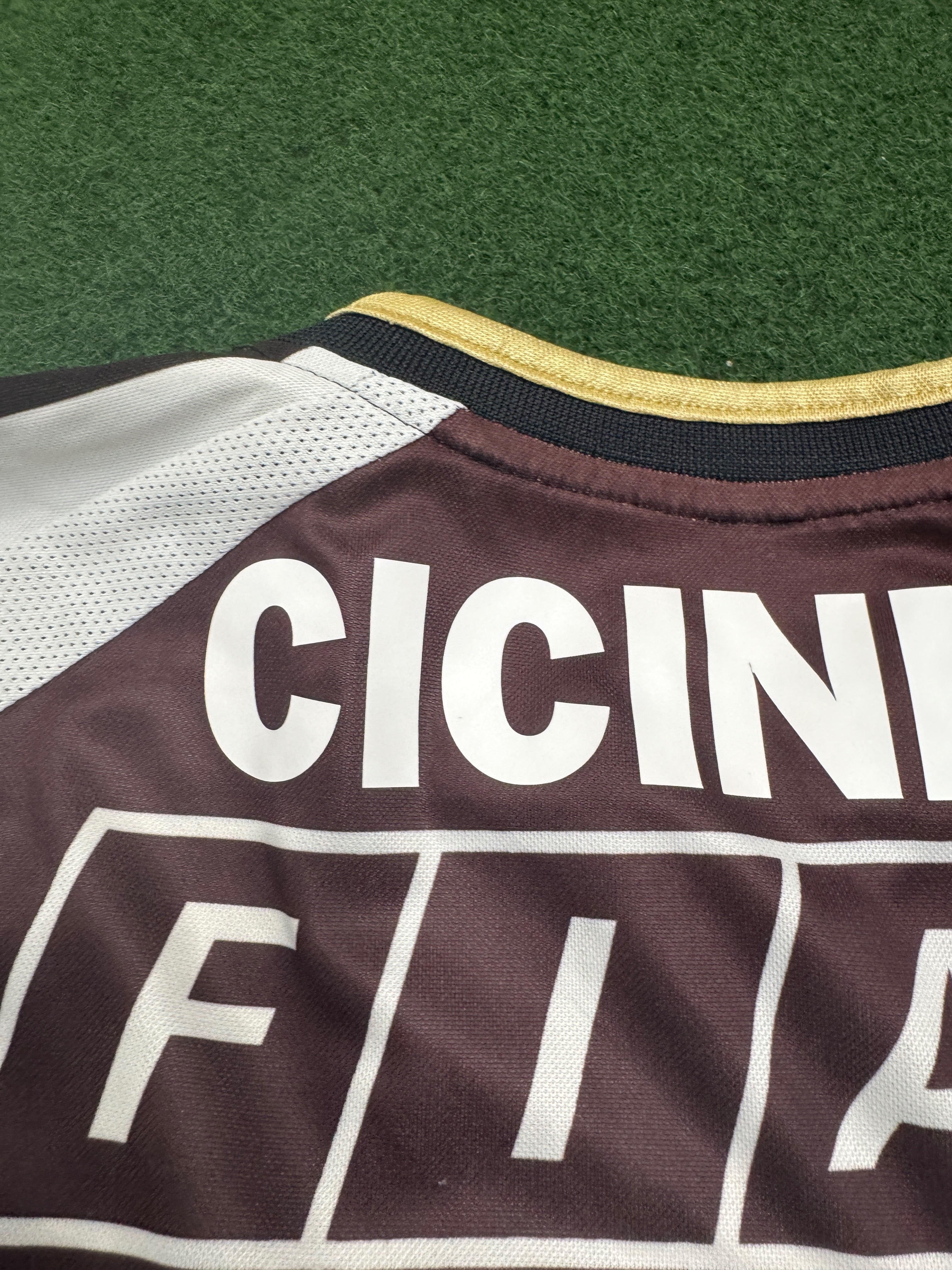 Atletico Miniero 2003/04 Cicinho #2 Home Shirt | Retro Screamers
