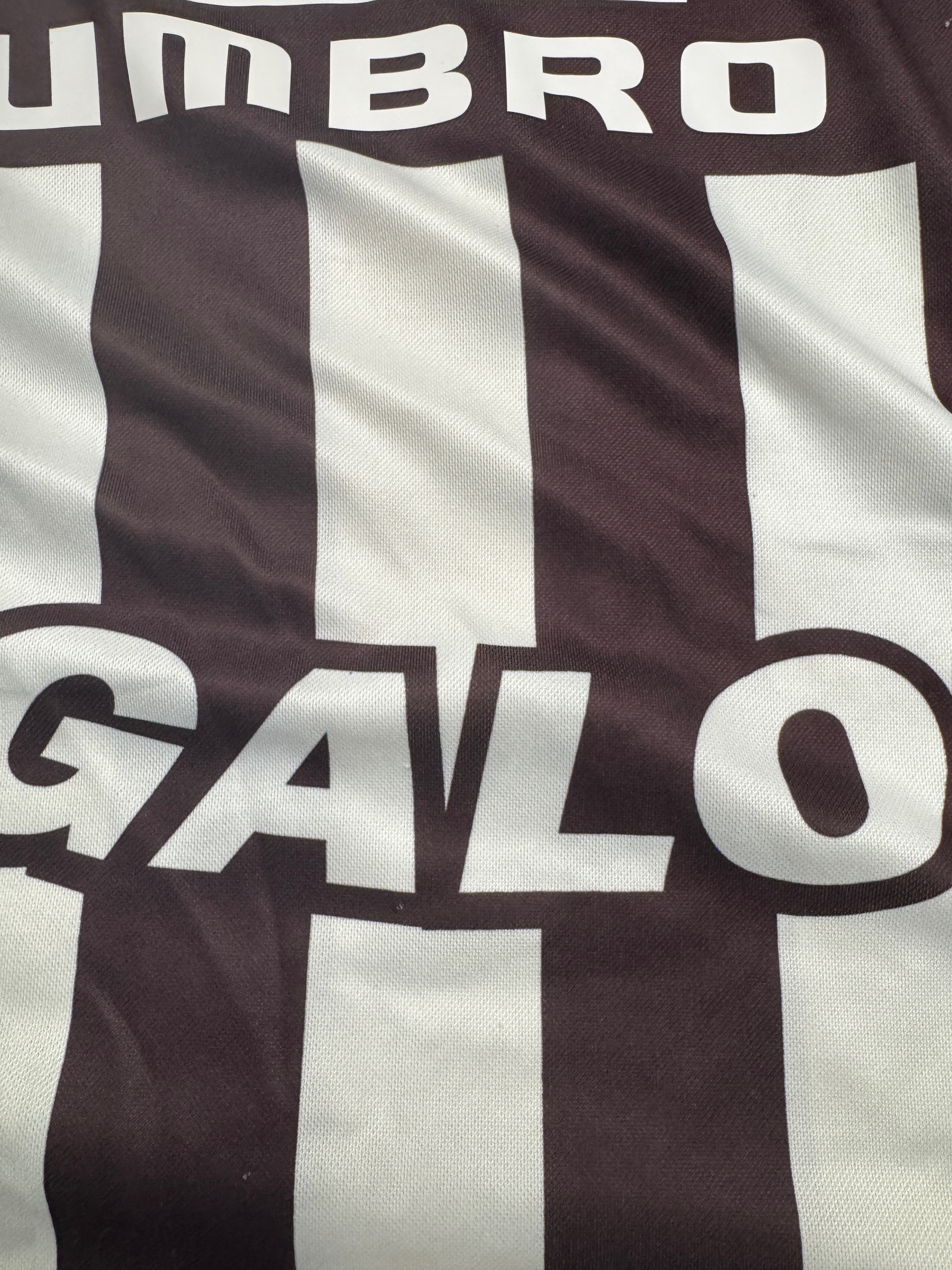 Atletico Miniero 2003/04 Cicinho #2 Home Shirt | Retro Screamers
