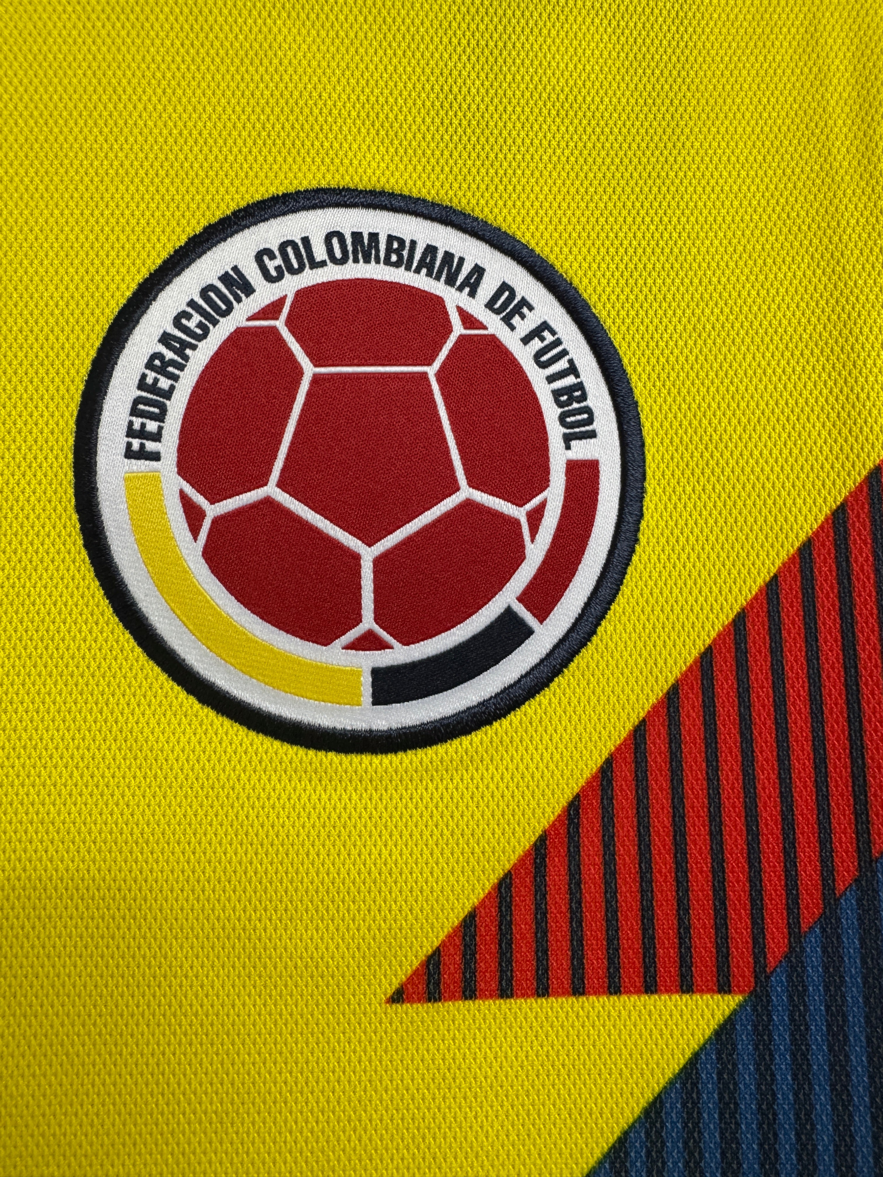 Colombia 2018/19 Home Shirt | Retro Screamers