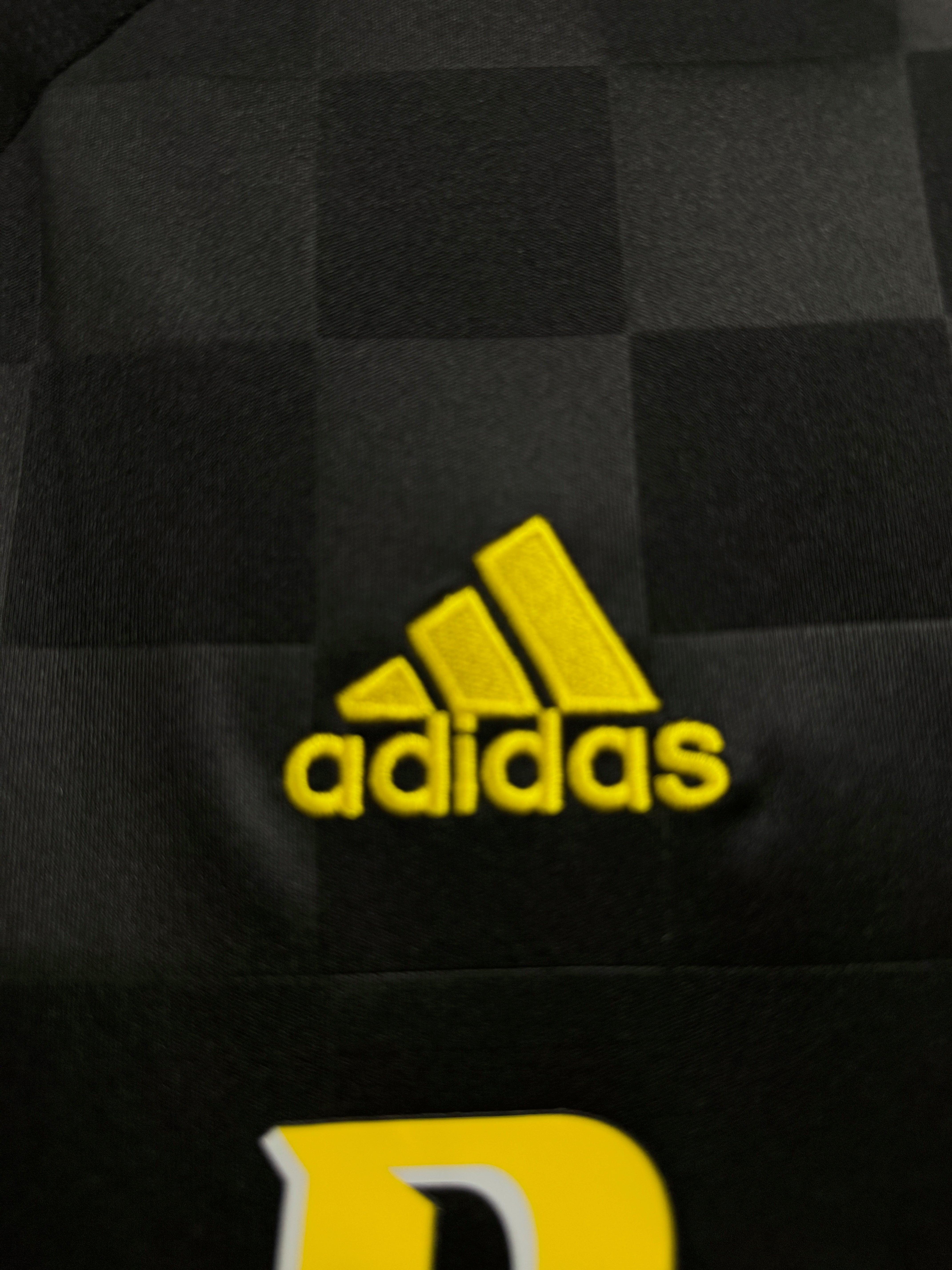 Columbus Crew 2015/16 Cedrick Mabwati #11 Away Shirt | Retro Screamers