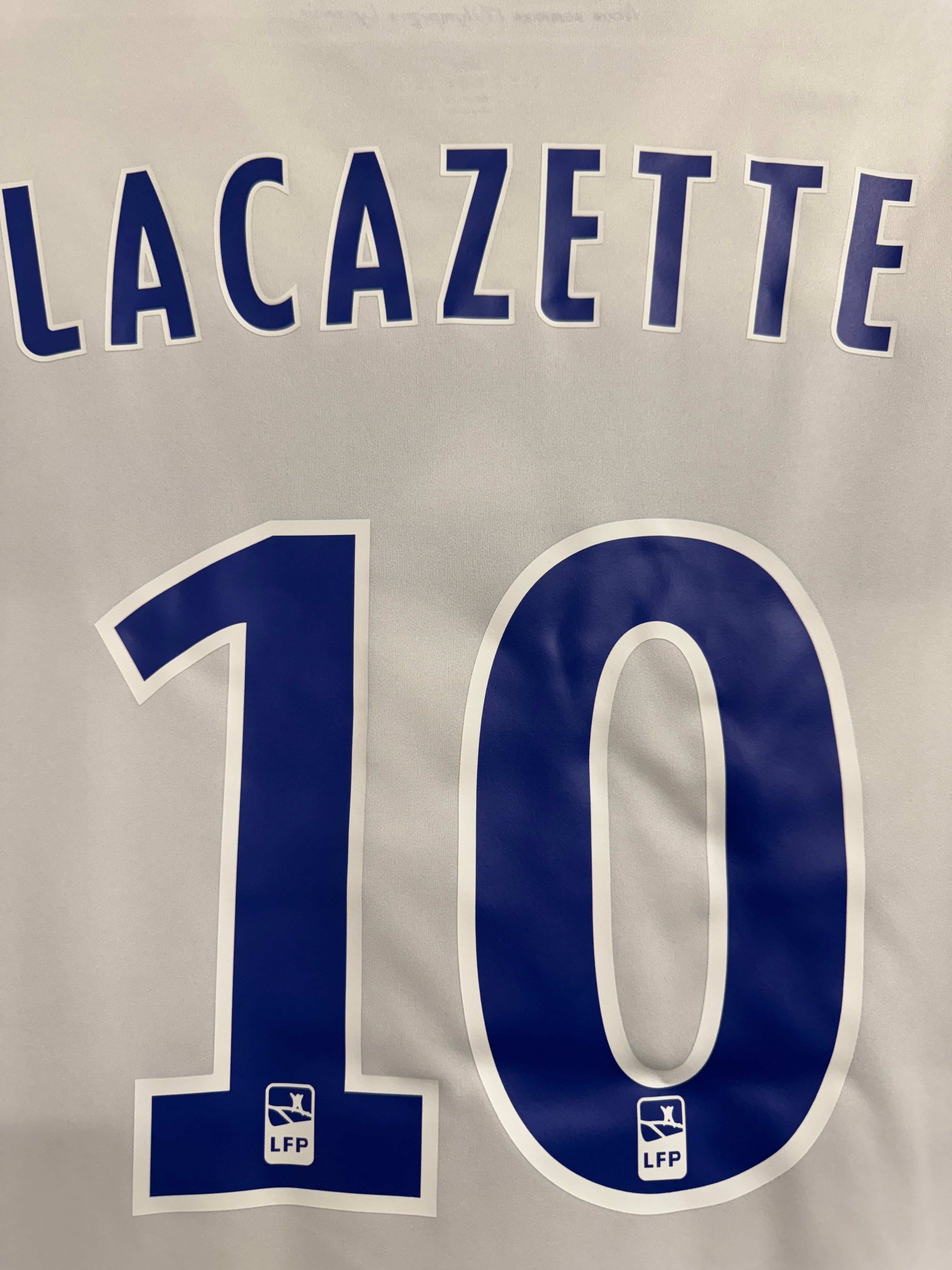 Lyon 2015/16 Alexandre Lacazette #10 Home Shirt - XL