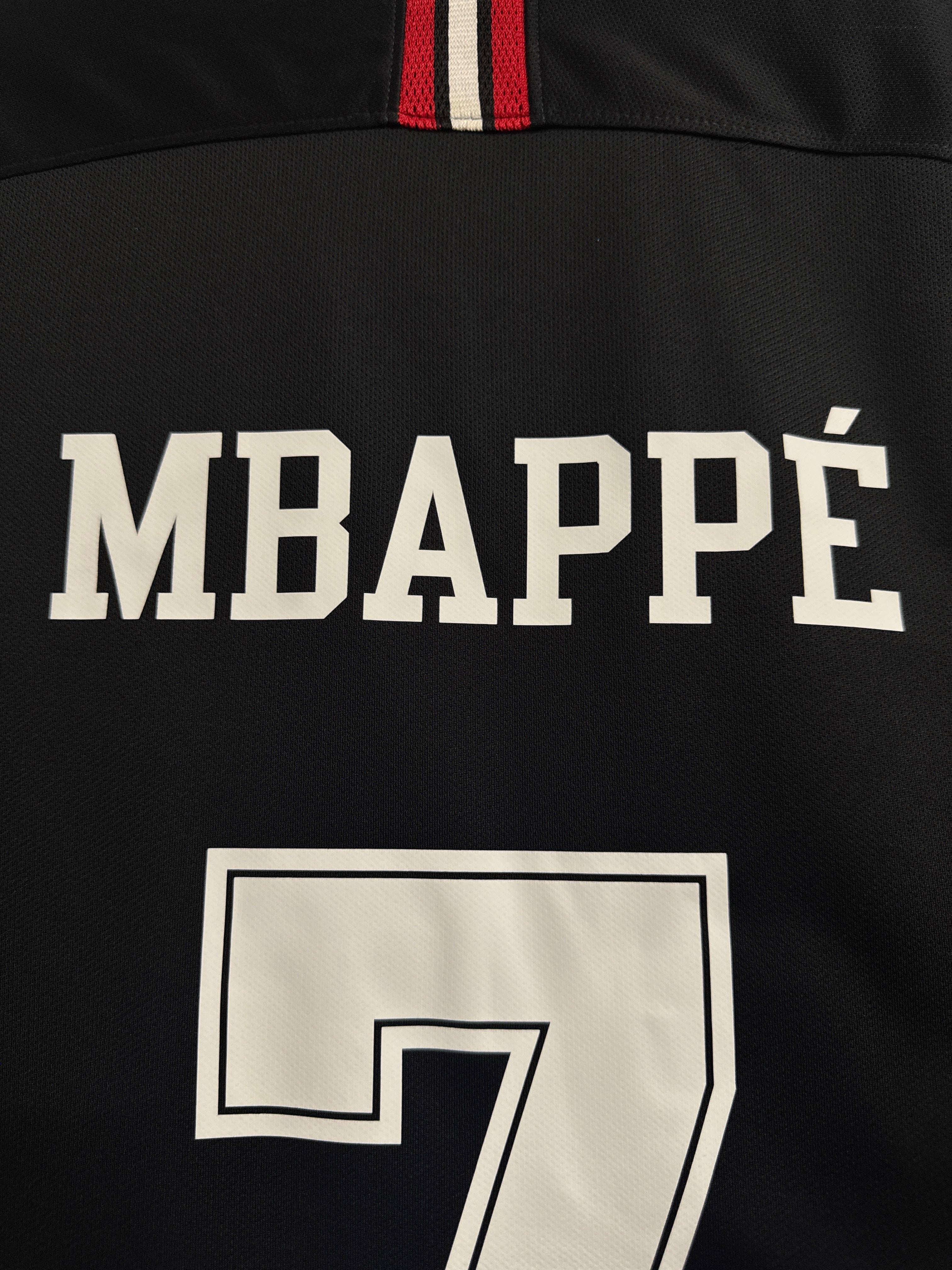 PSG 2018/19 Kylian Mbappe #7 Jordan BNWT Third Shirt - XL