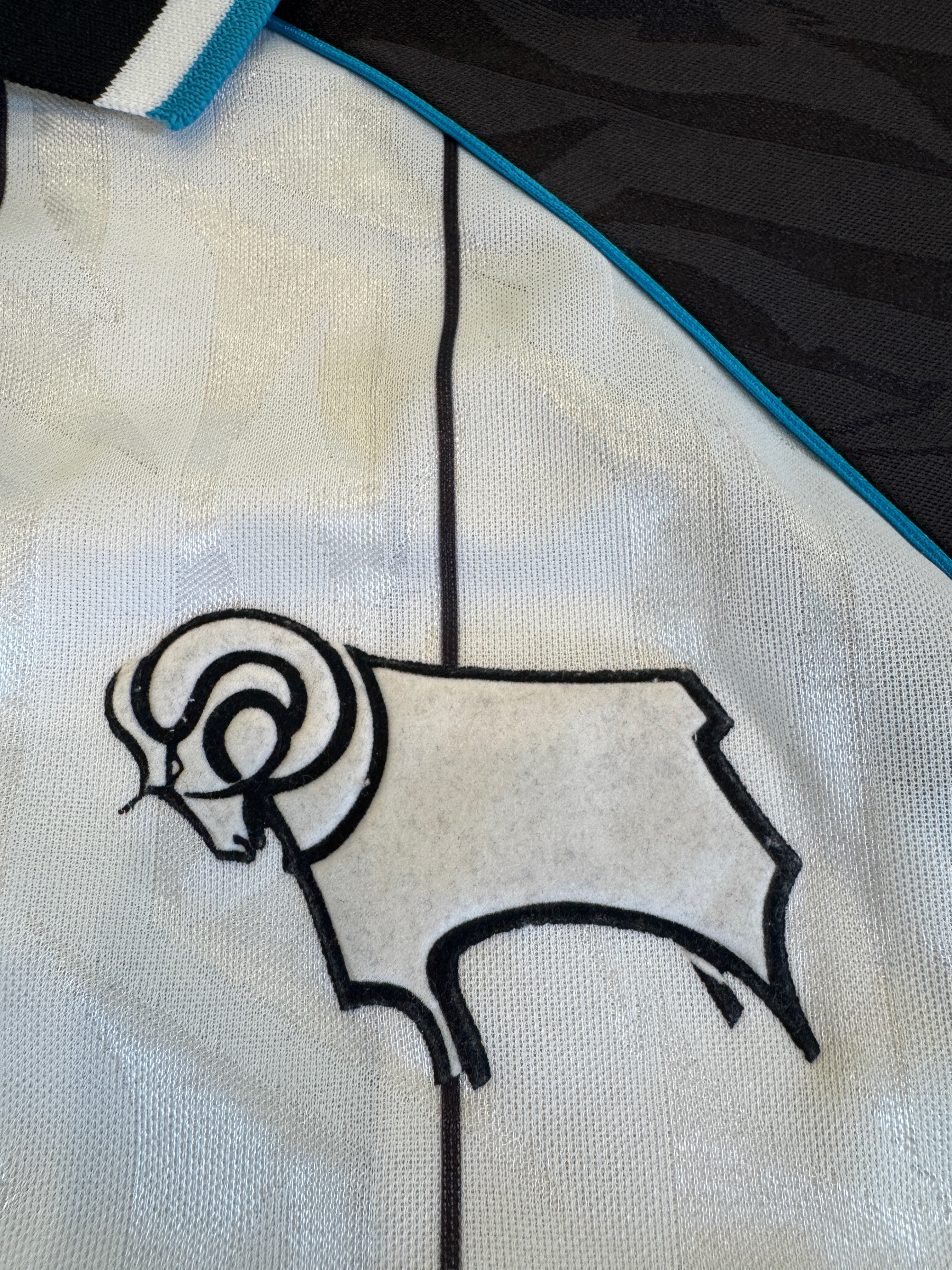 Derby County 1994/96 Marco Gabbiadini #8 Home Shirt | Retro Screamers