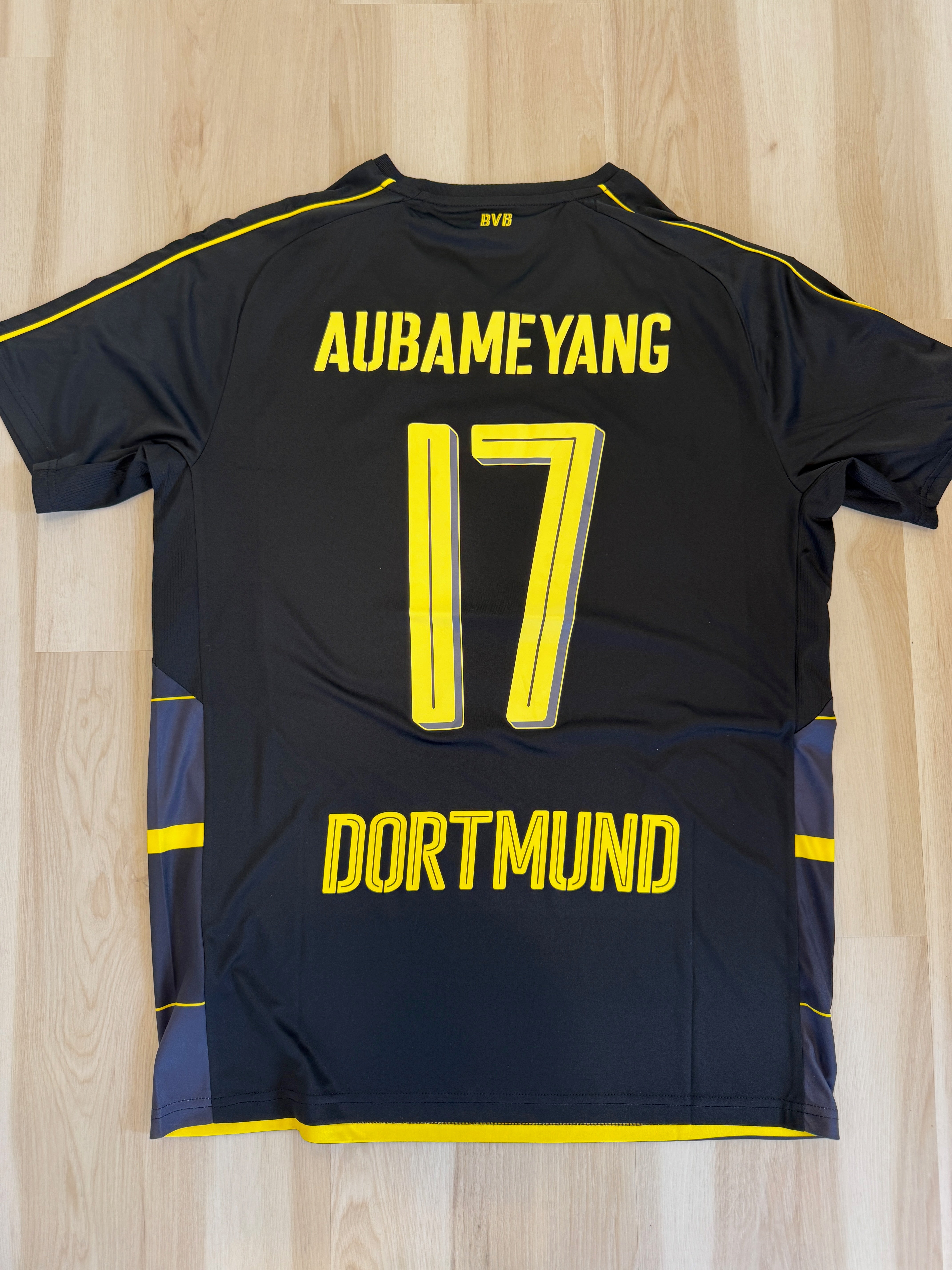 Dortmund 2016/17 Pierre-Emerick Aubameyang #17 Away Shirt | Retro Screamers