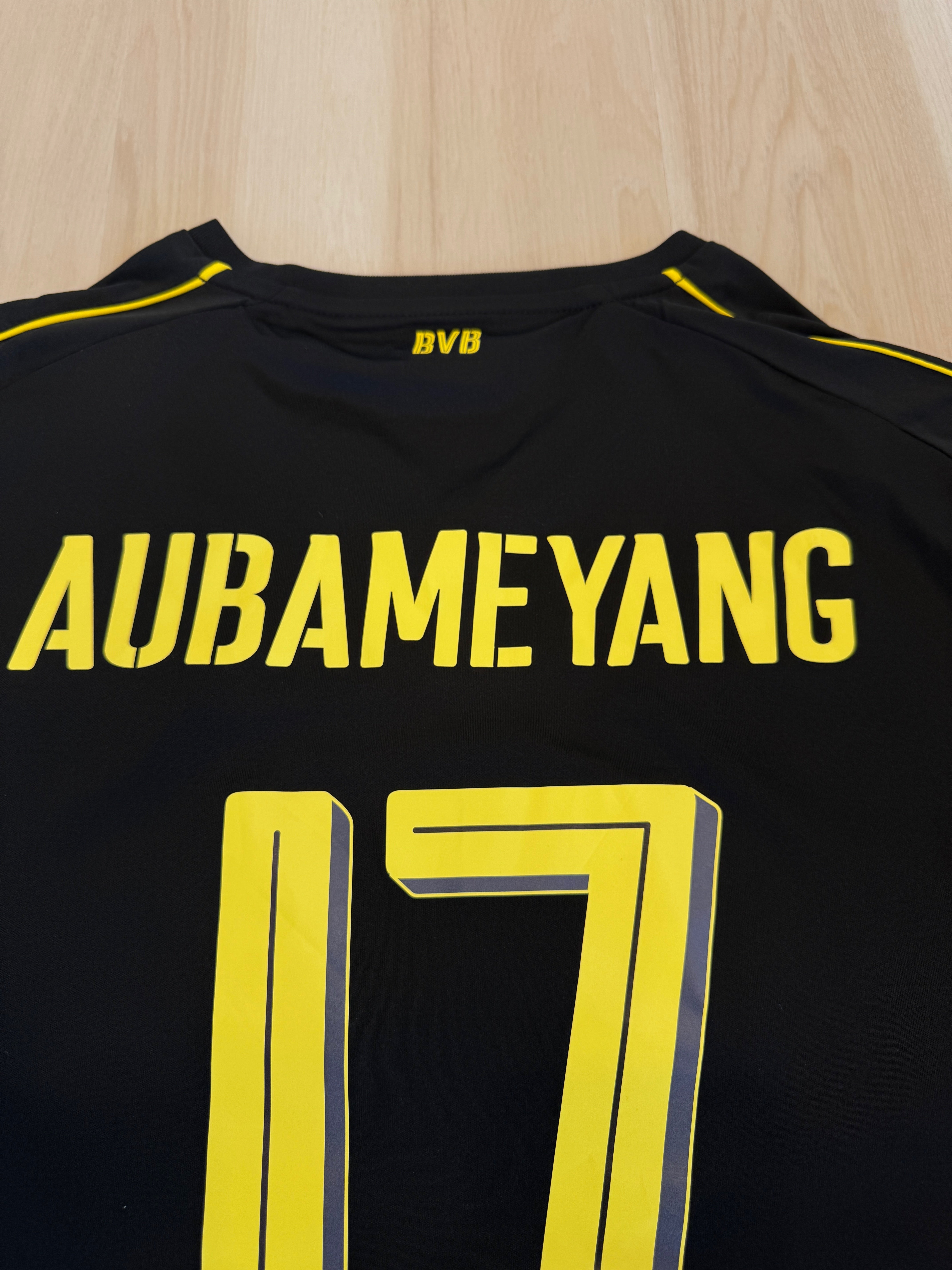 Dortmund 2016/17 Pierre-Emerick Aubameyang #17 Away Shirt | Retro Screamers