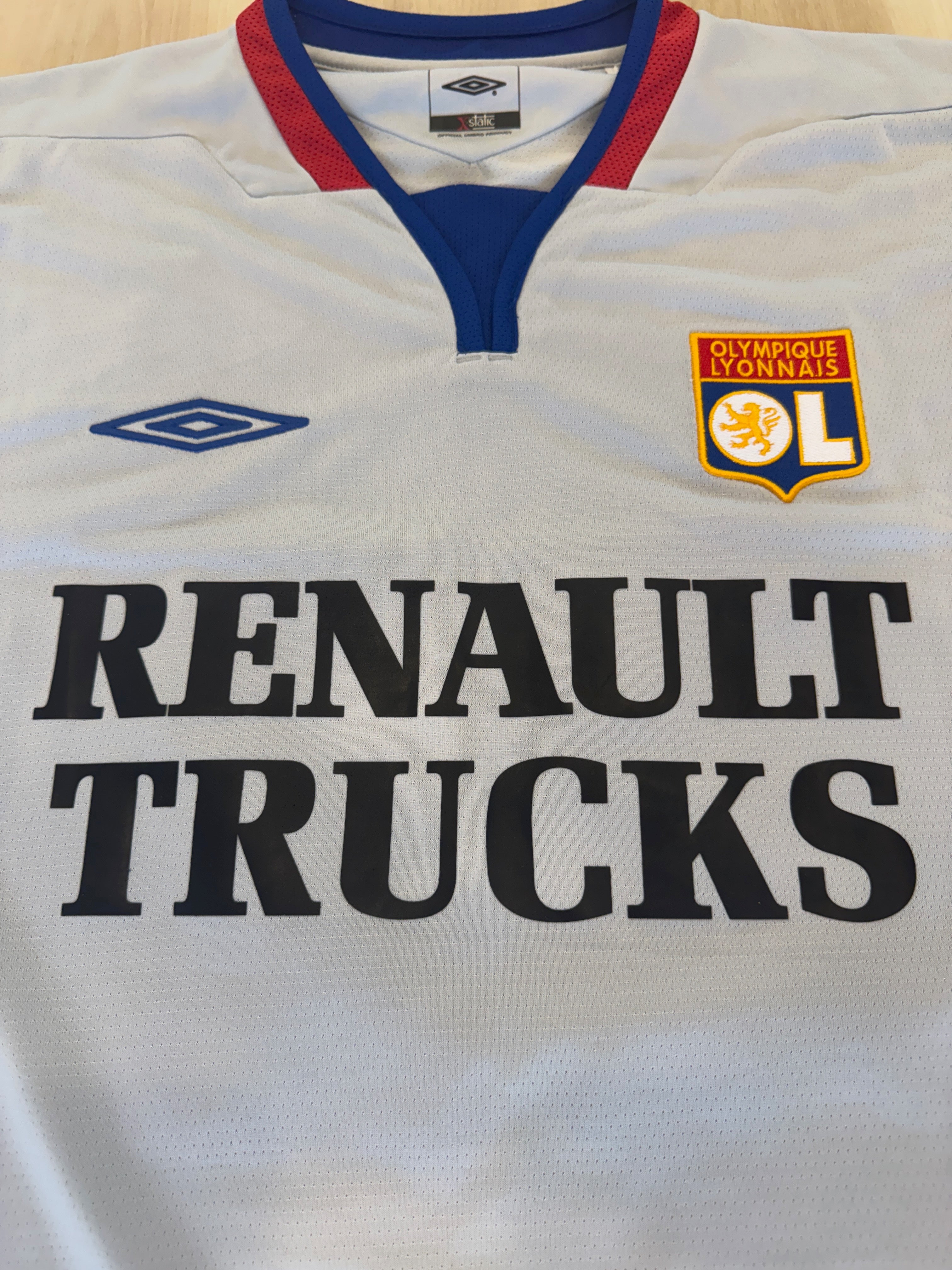 Lyon 2004 Wiltord #22 3rd Shirt - L