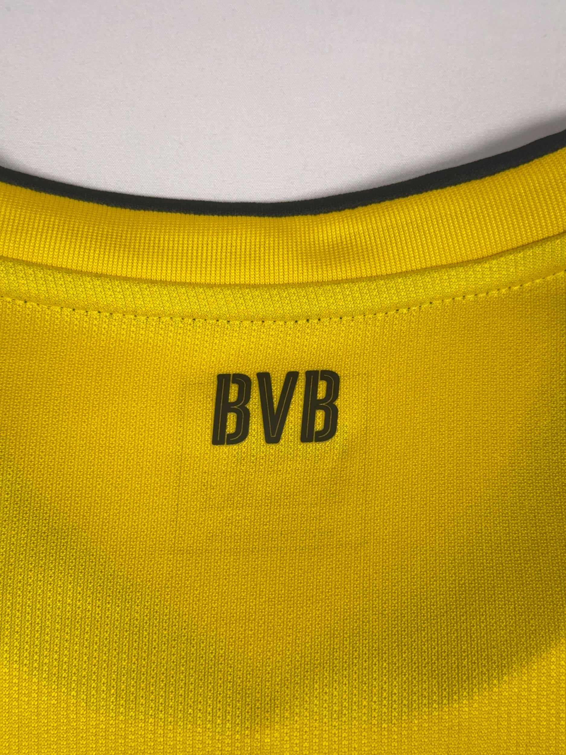 Dortmund 2017/18 Home Shirt - M