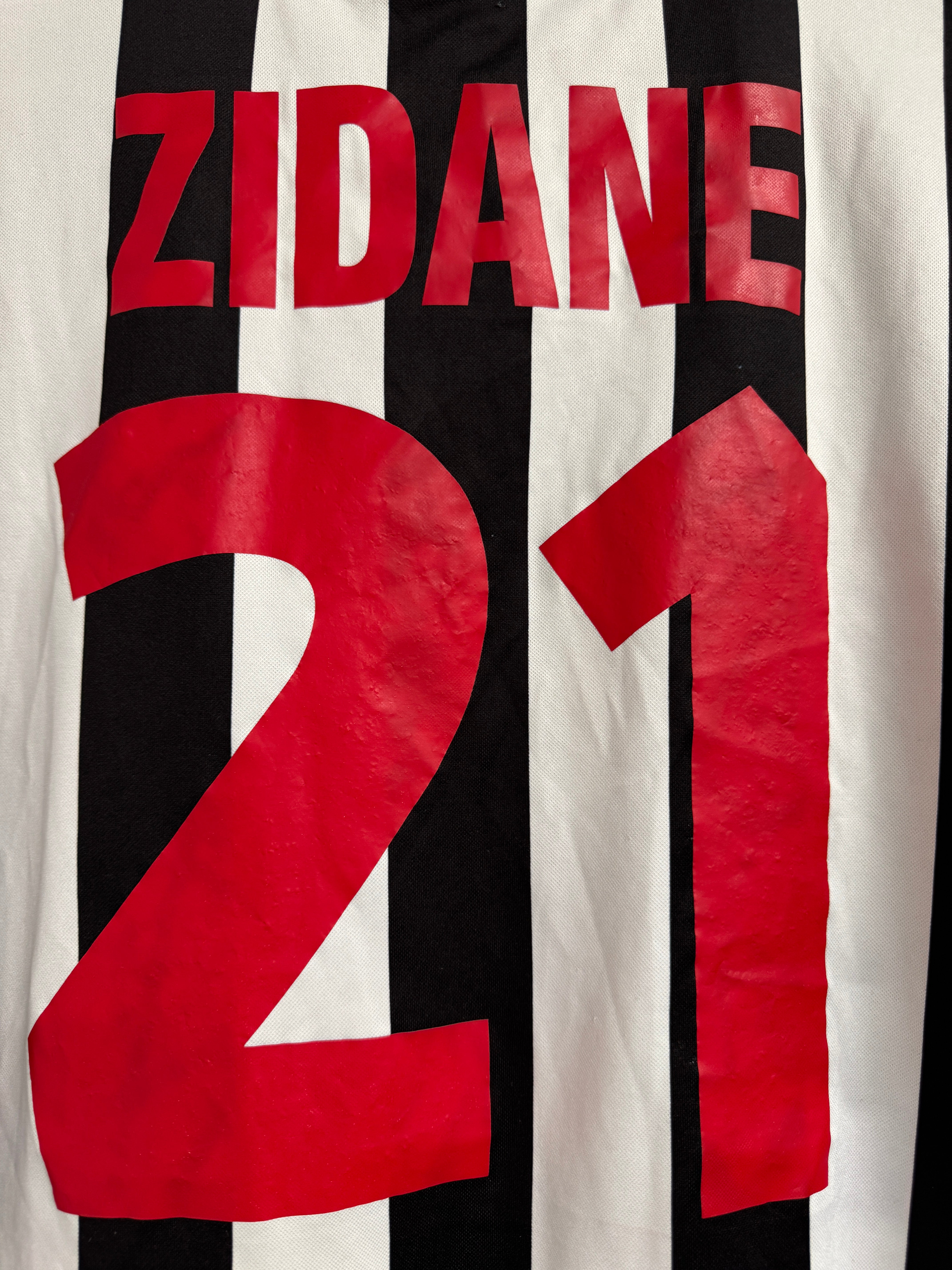Juventus 1998/99 Zinedine Zidane #21 Home Shirt | Retro Screamers