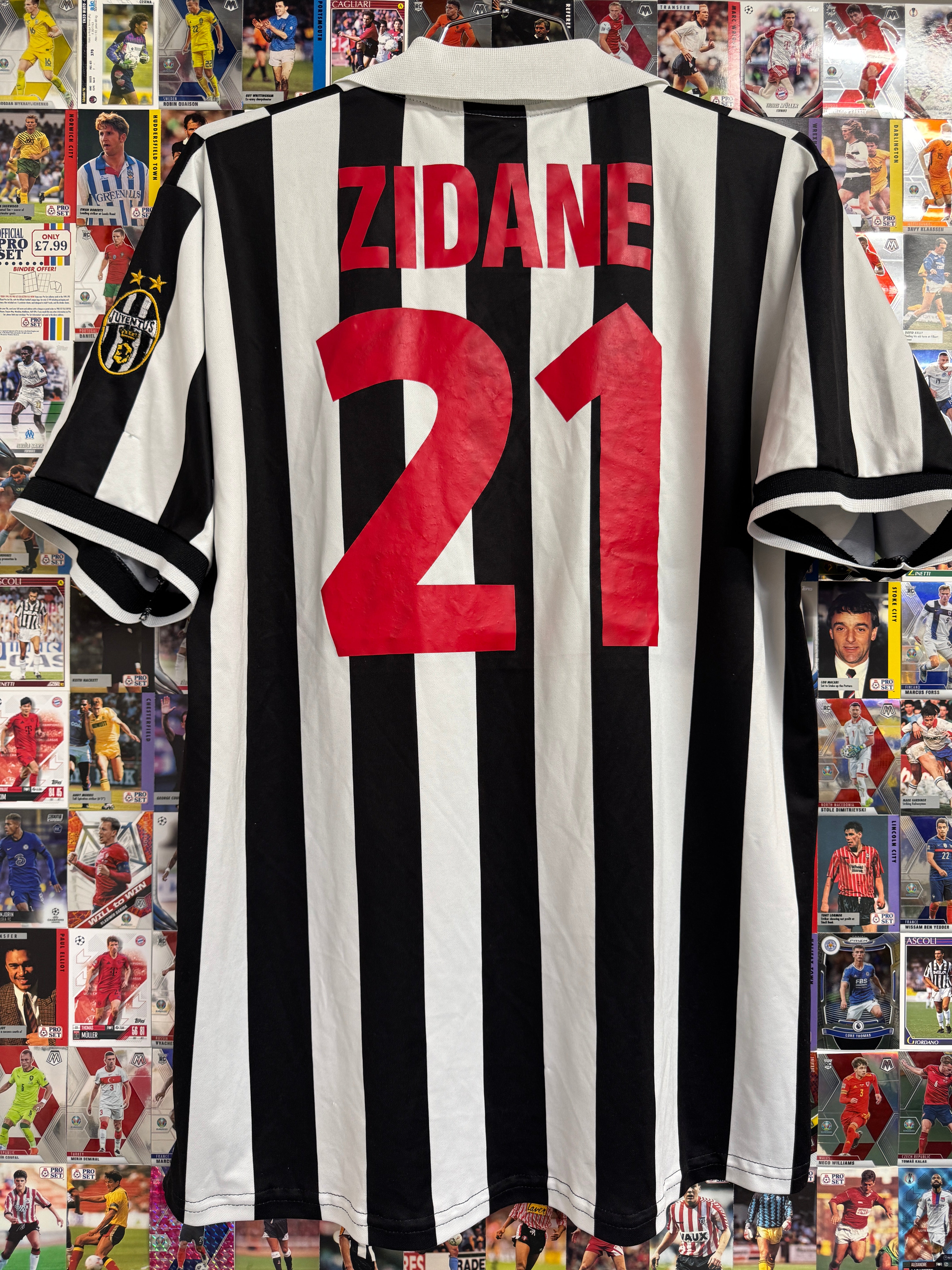 Juventus 1998/99 Zinedine Zidane #21 Home Shirt | Retro Screamers