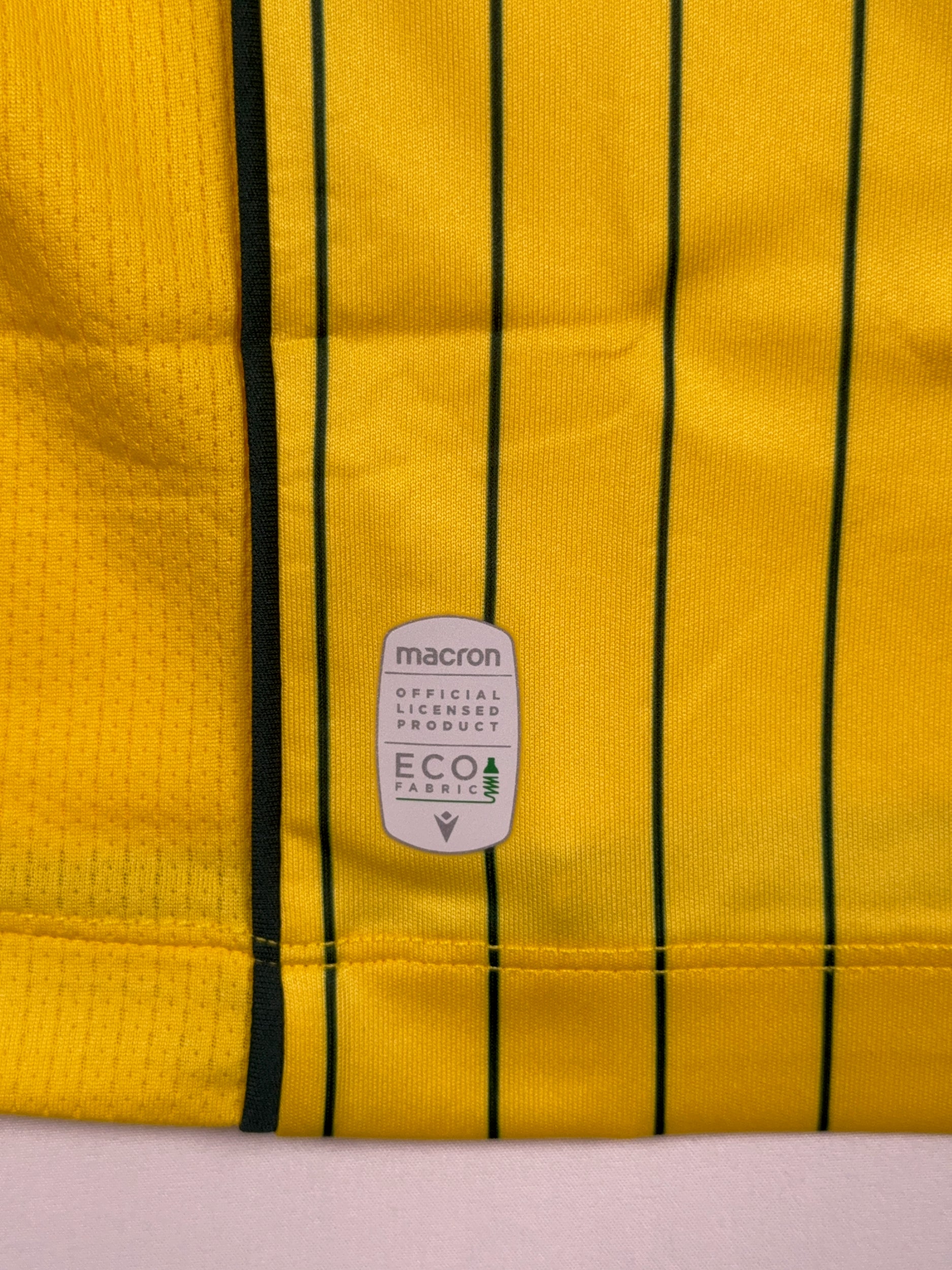 Wrexham 2025/26 Away Shirt - M