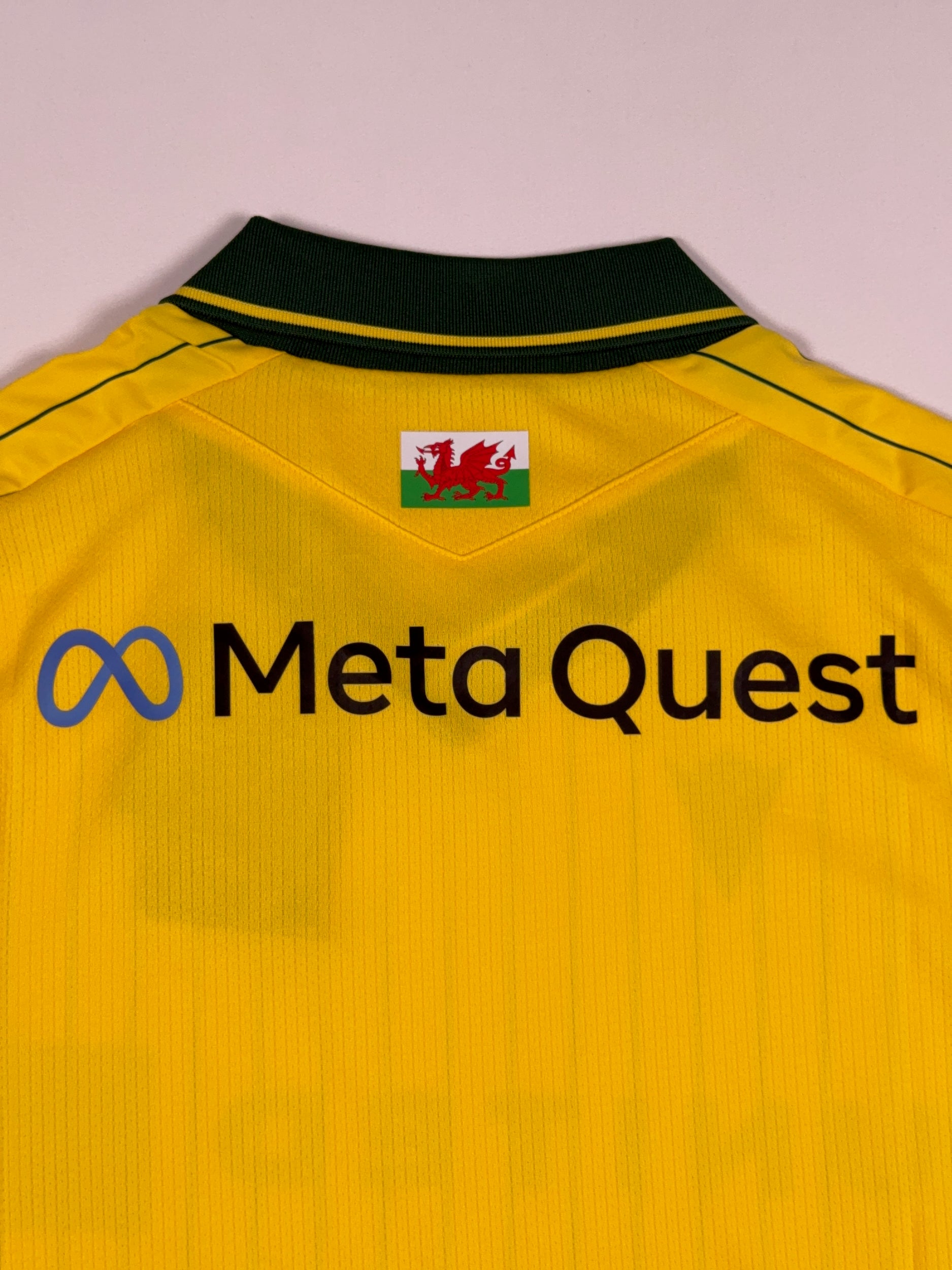 Wrexham 2025/26 Away Shirt - M