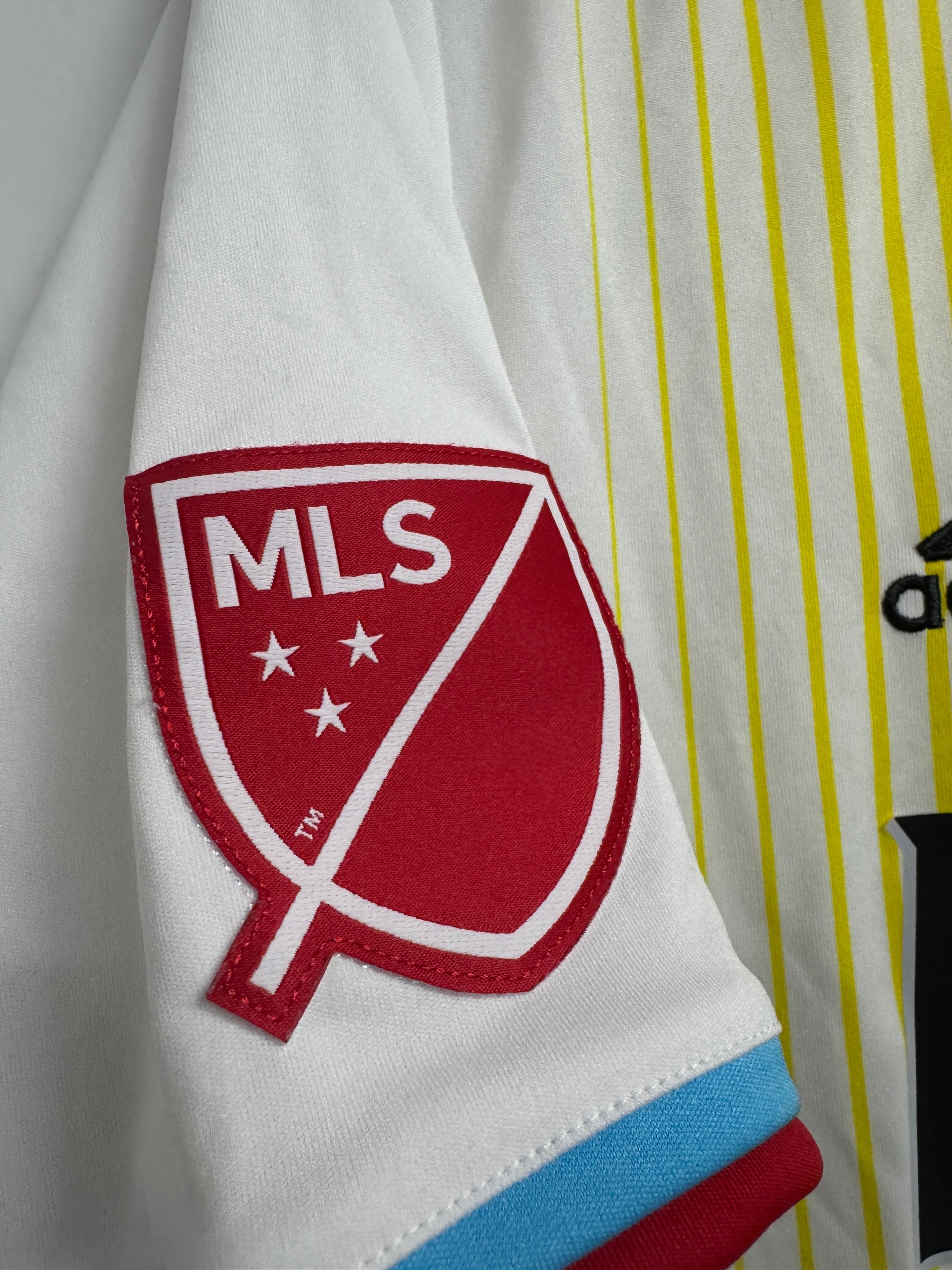 Columbus Crew 2016/17 Away Shirt | Retro Screamers