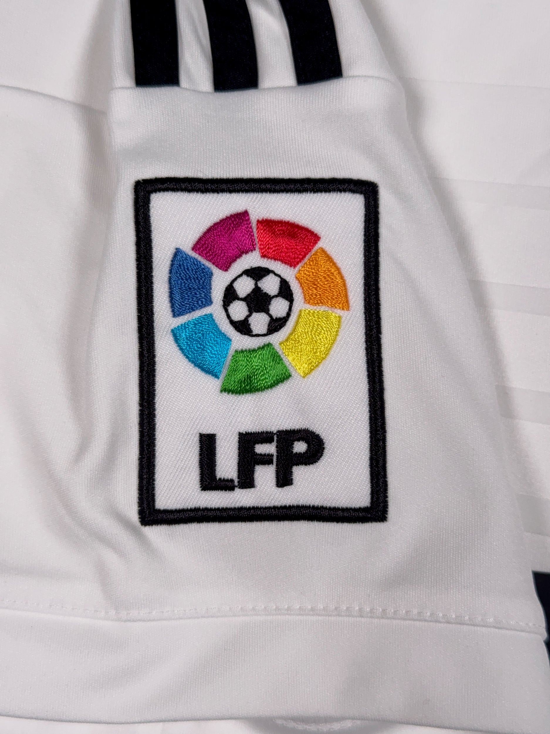 Real Madrid 2014/15 Luka Modric #19 Home Shirt - M