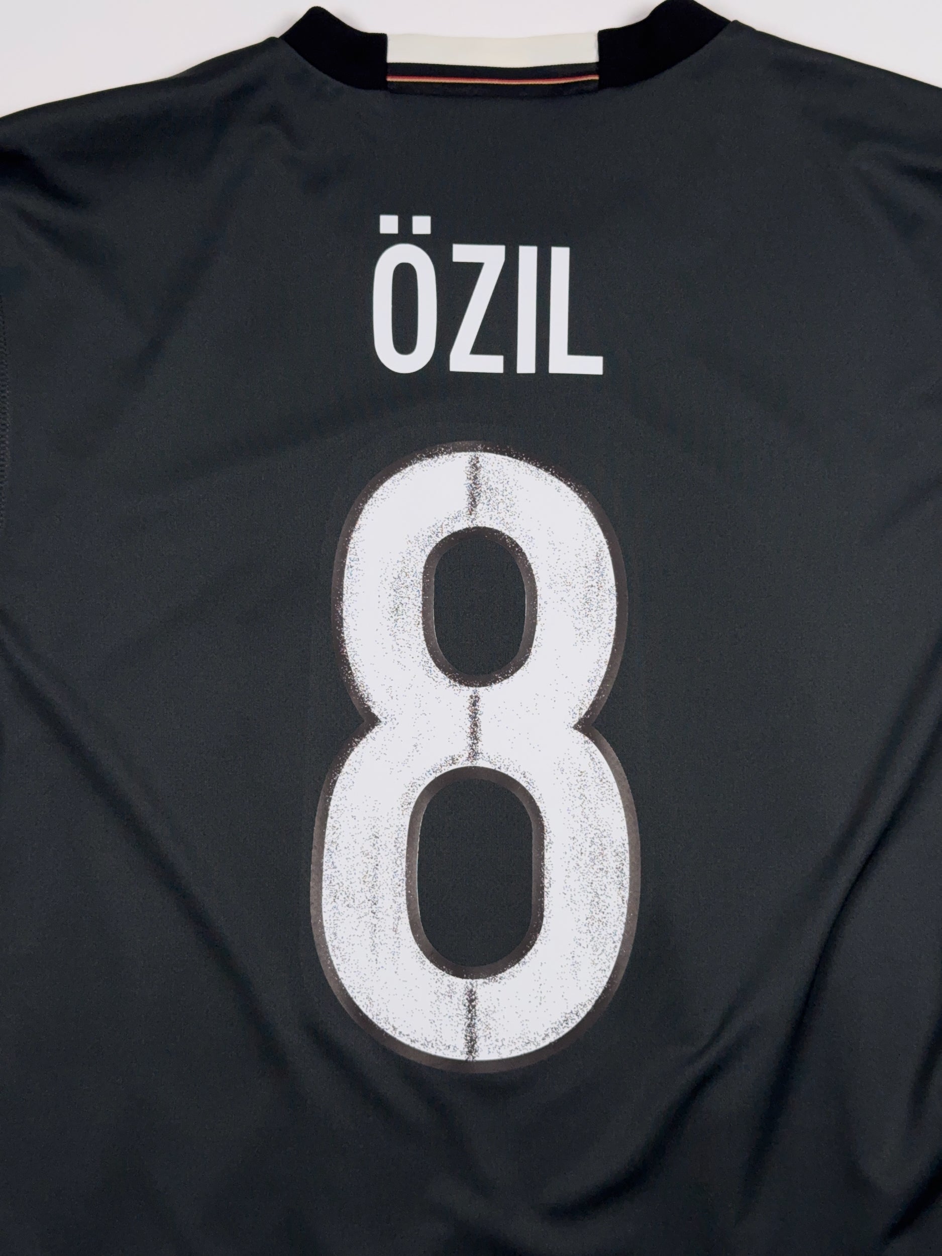 Germany 2016/17 Mesut Ozil #8 Away Shirt (Reversible) - M