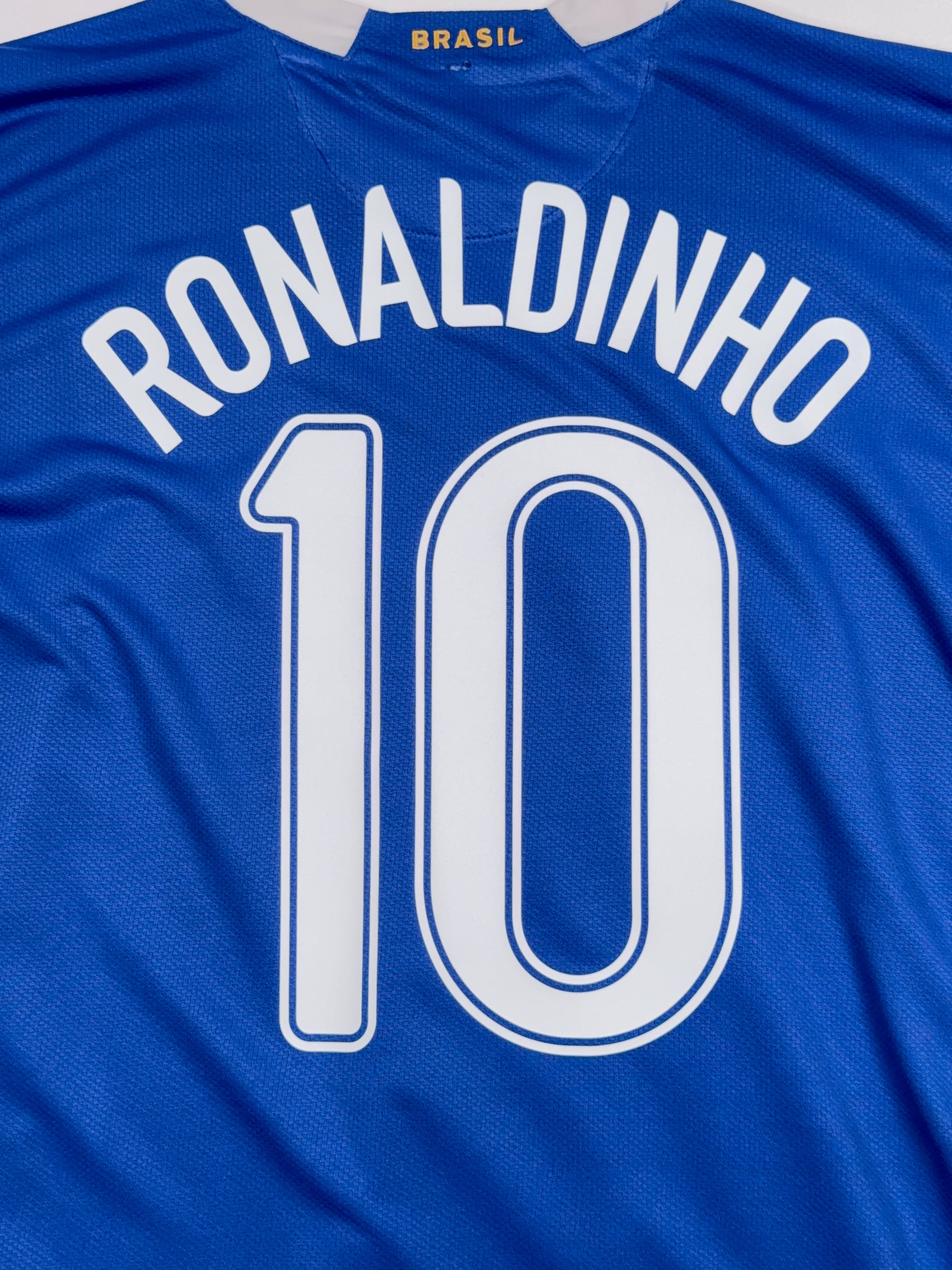 Brazil 2006/07 Ronaldinho #10 Away Shirt - L