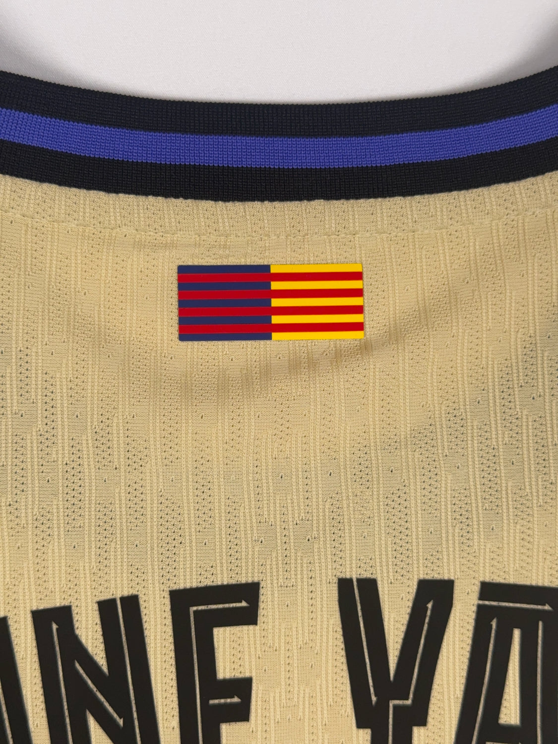 Barcelona 2025/26 Lamine Yamal #10 Away Shirt - XL