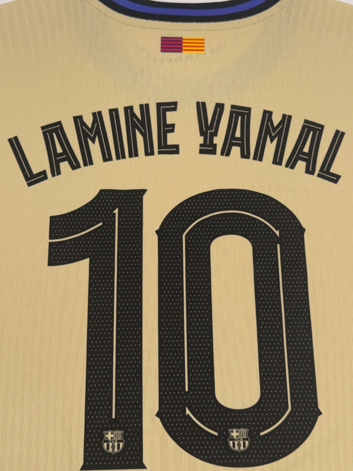 Barcelona 2025/26 Lamine Yamal #10 Away Shirt - XL