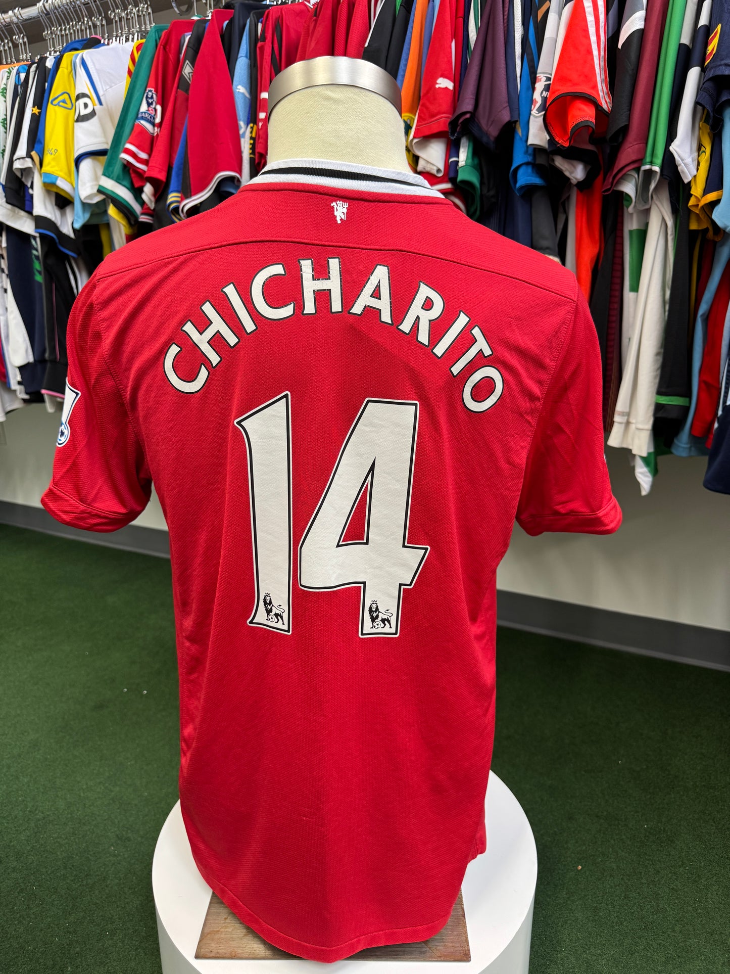 Manchester United 2011 Chicharito #14 Home w/ patches - XL