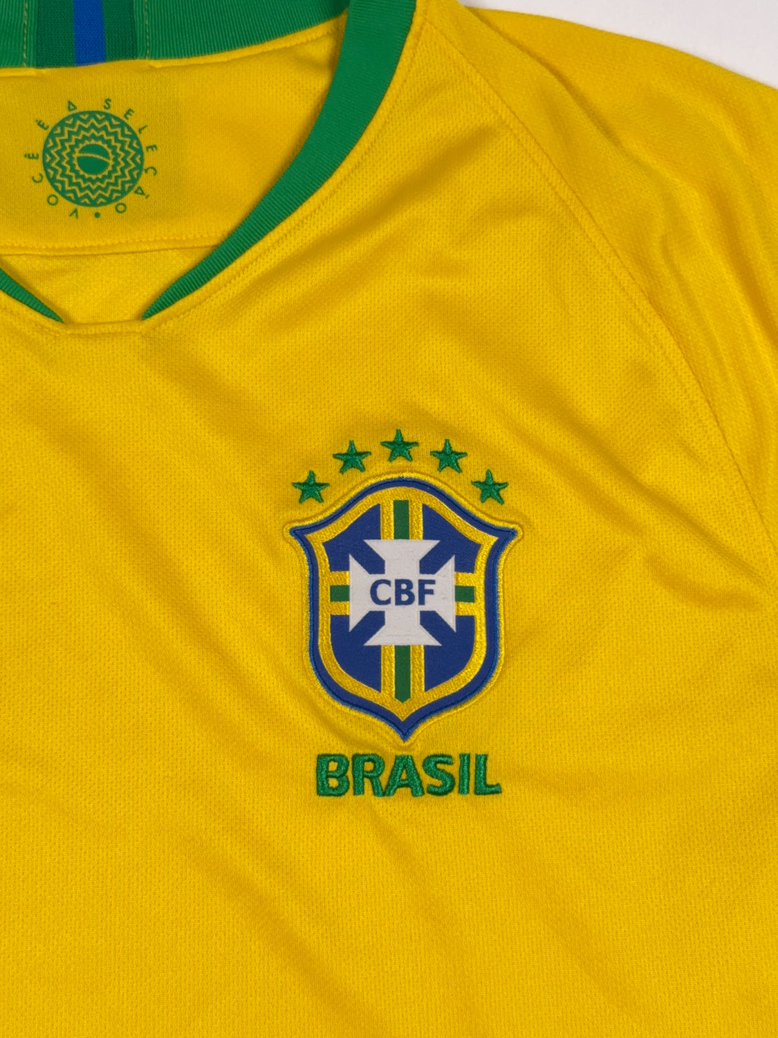 Brazil 2018/19 Home Shirt - L