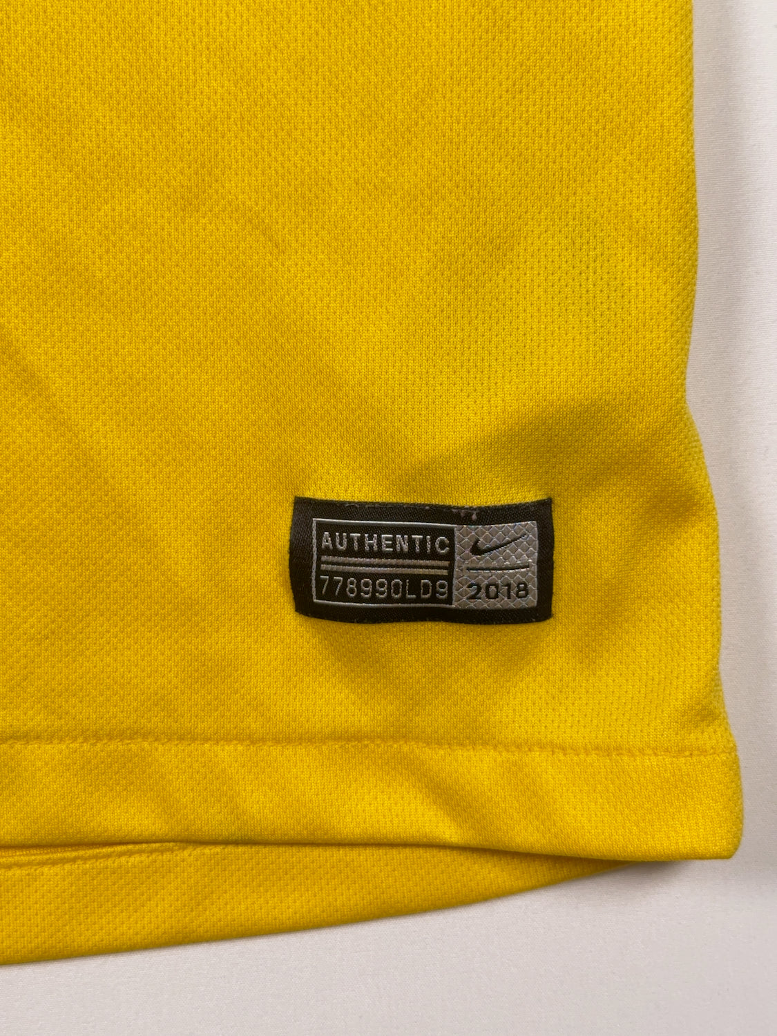 Brazil 2018/19 Home Shirt - L