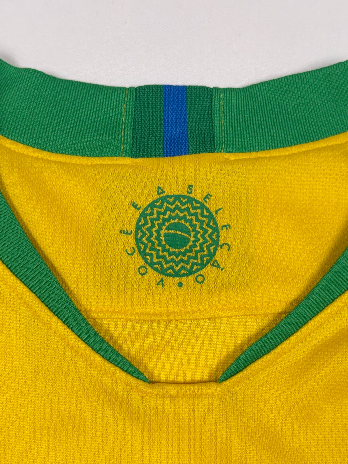 Brazil 2018/19 Home Shirt - L