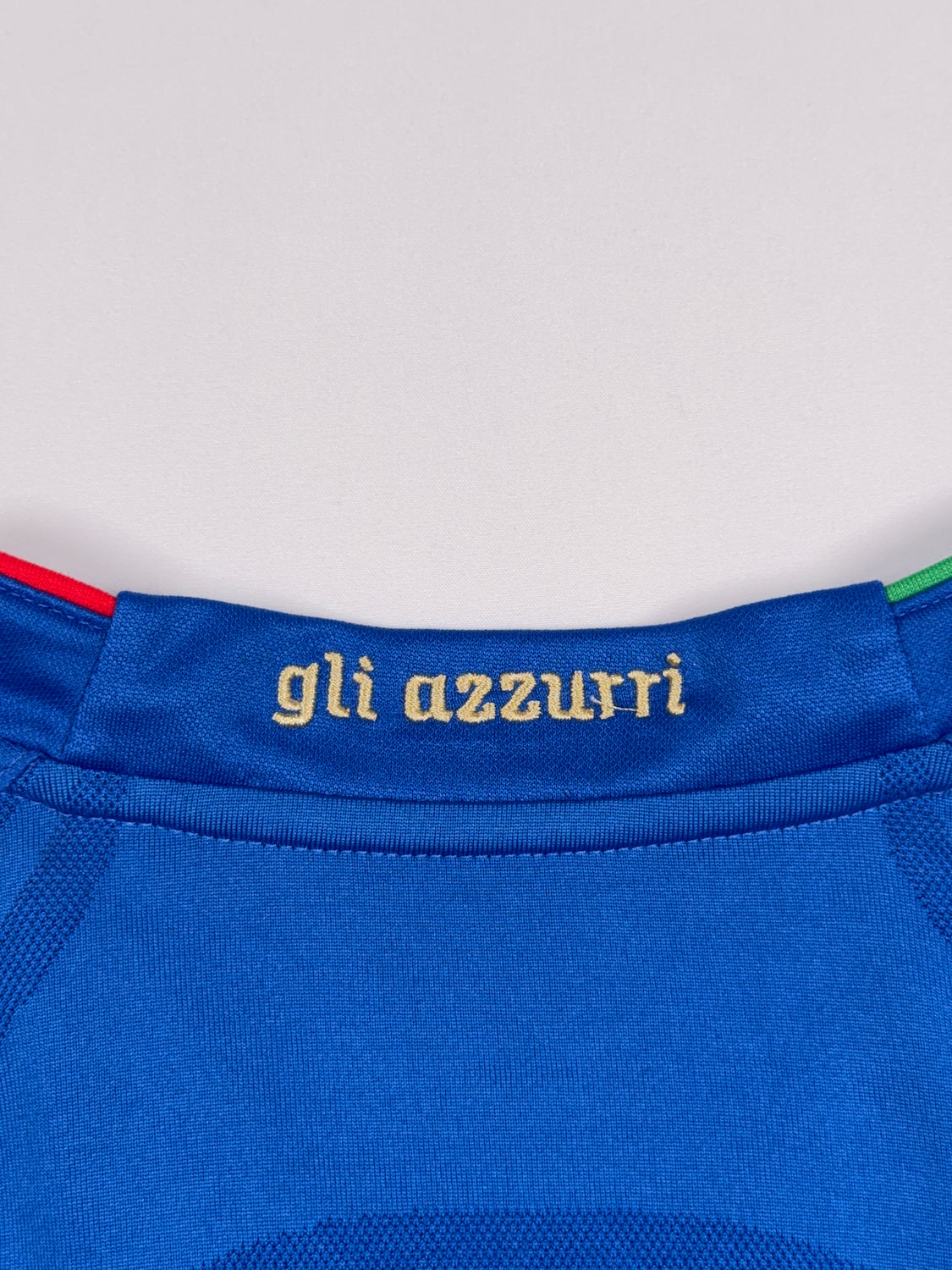Italy 2010/12 Home Shirt - M