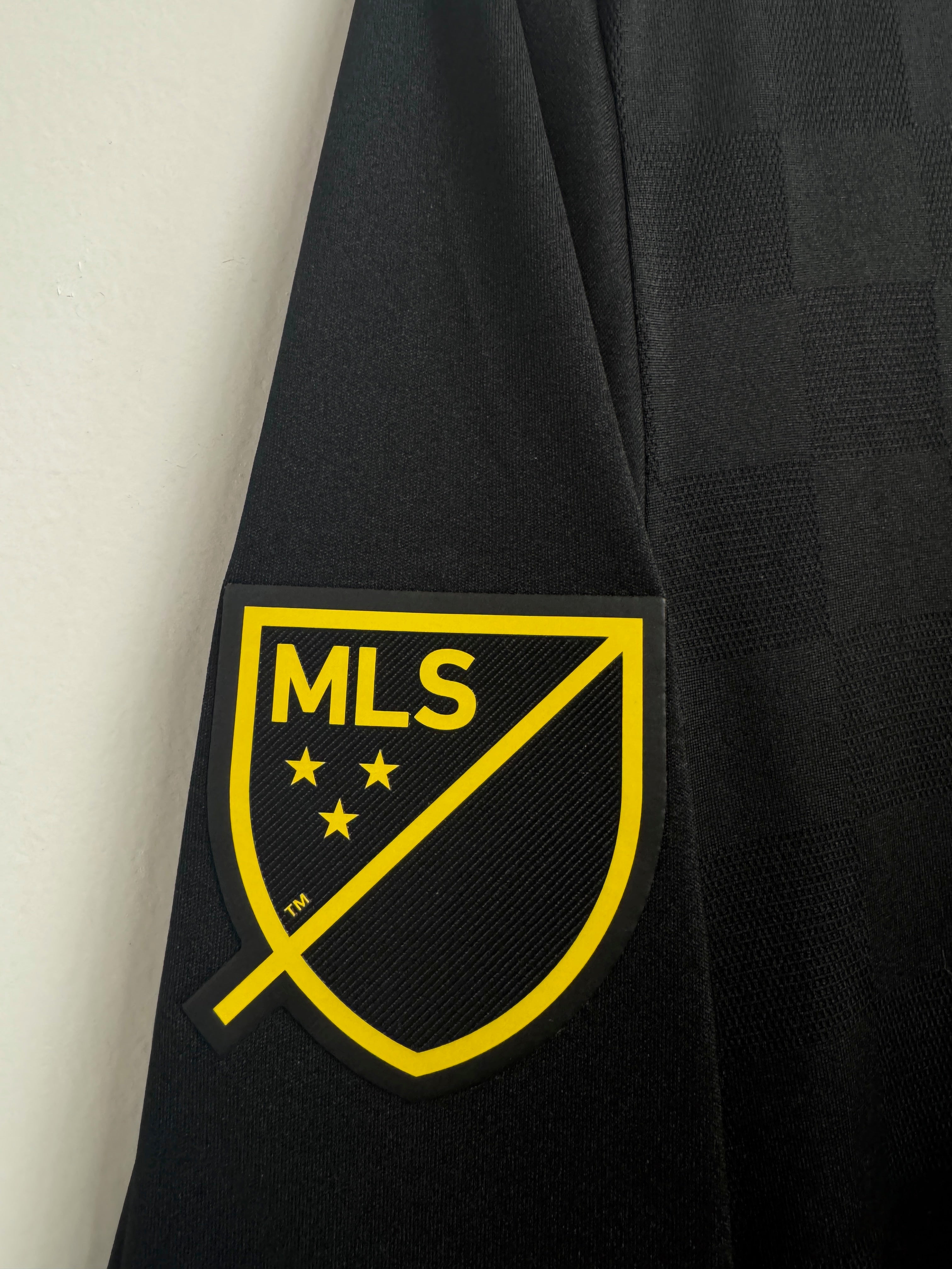 Columbus Crew 2018/20 Away Longsleeve Shirt | Retro Screamers