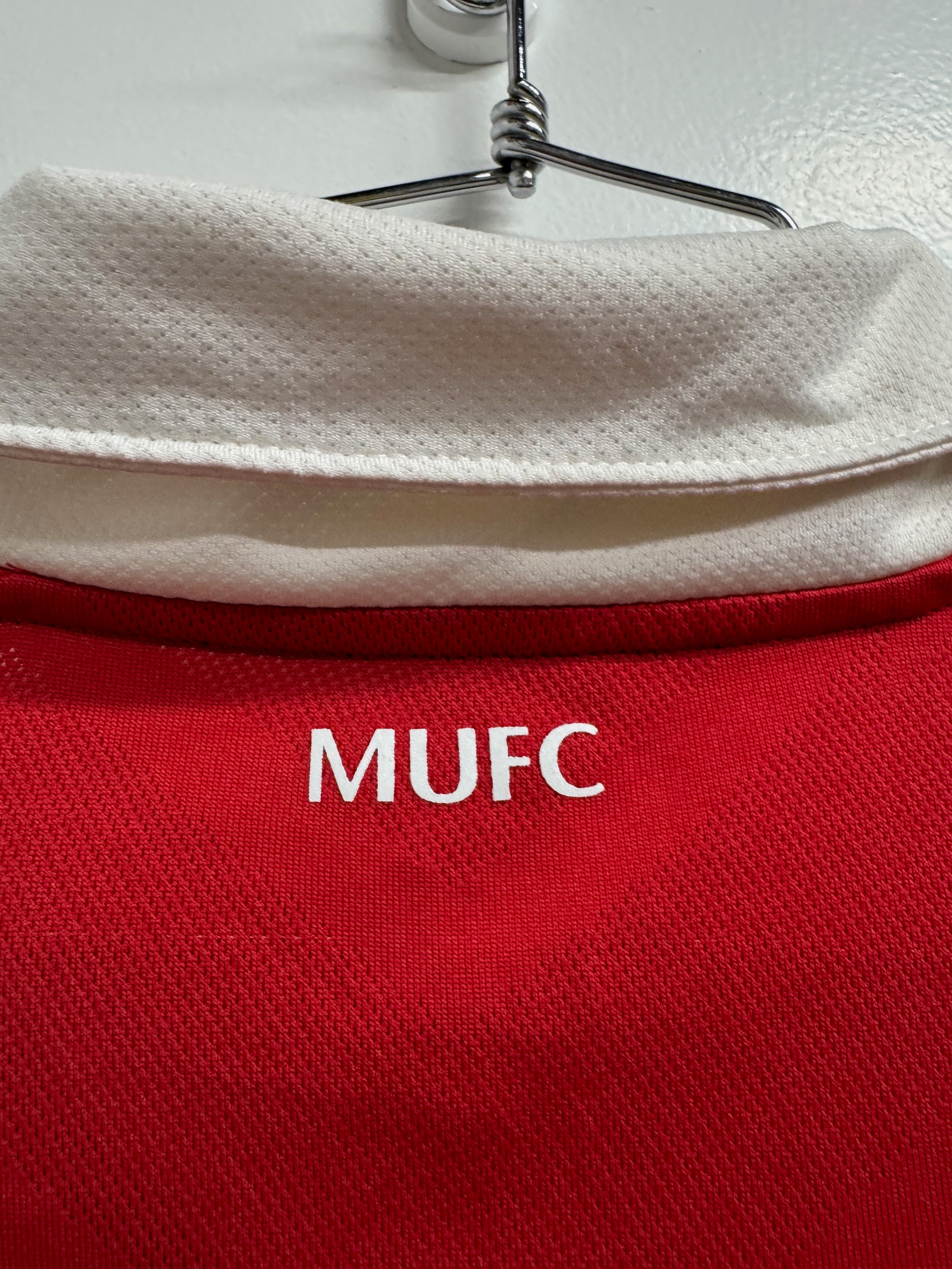 Manchester United 2010 Home Shirt - M