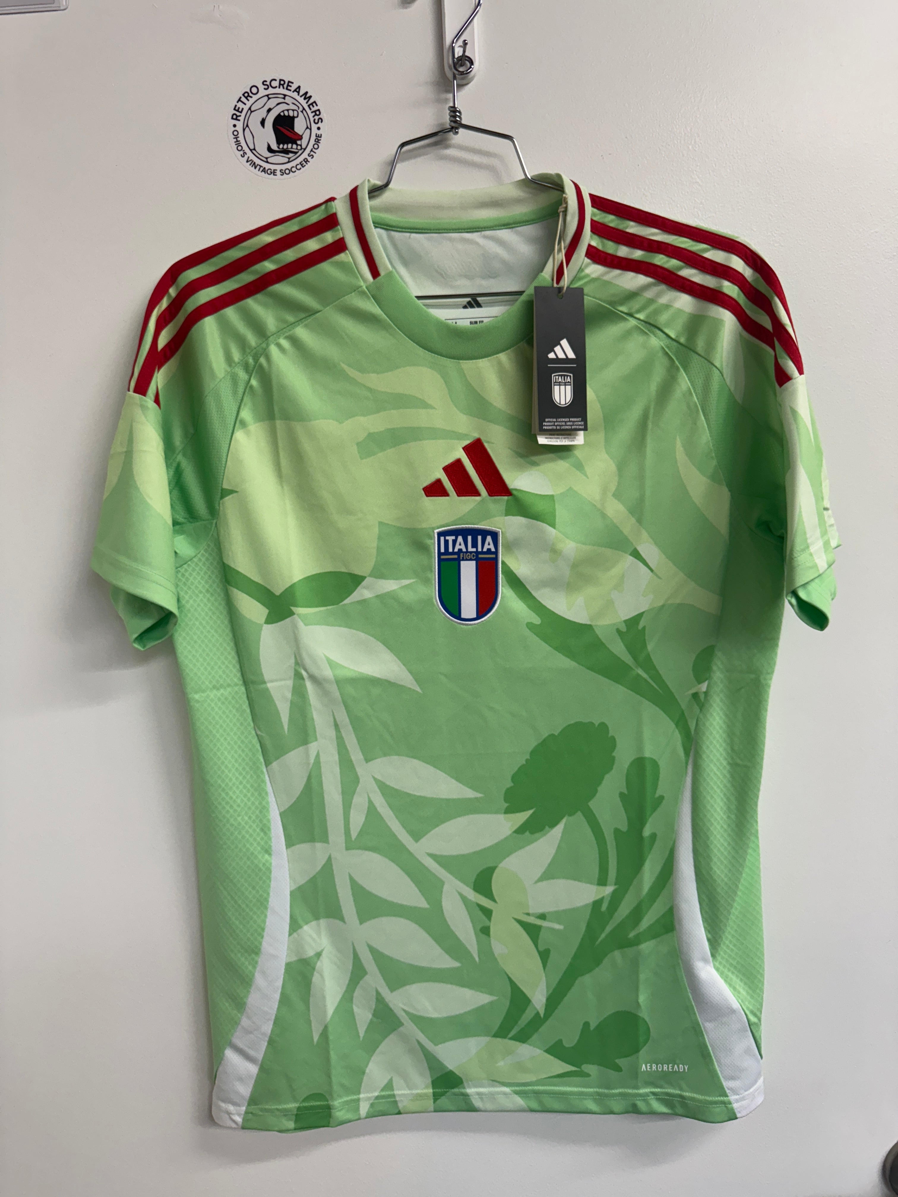 Italy (Women's Team) 2025 Away Shirt - M