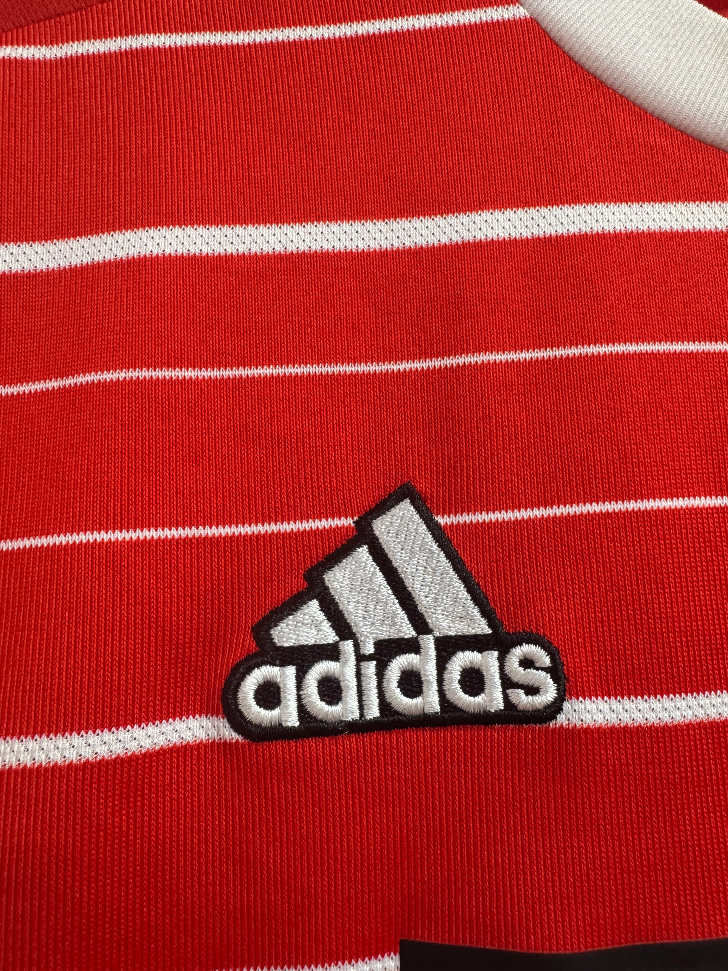 Bayern Munich 2022 Muller #25 w/ Patches Home Shirt - L