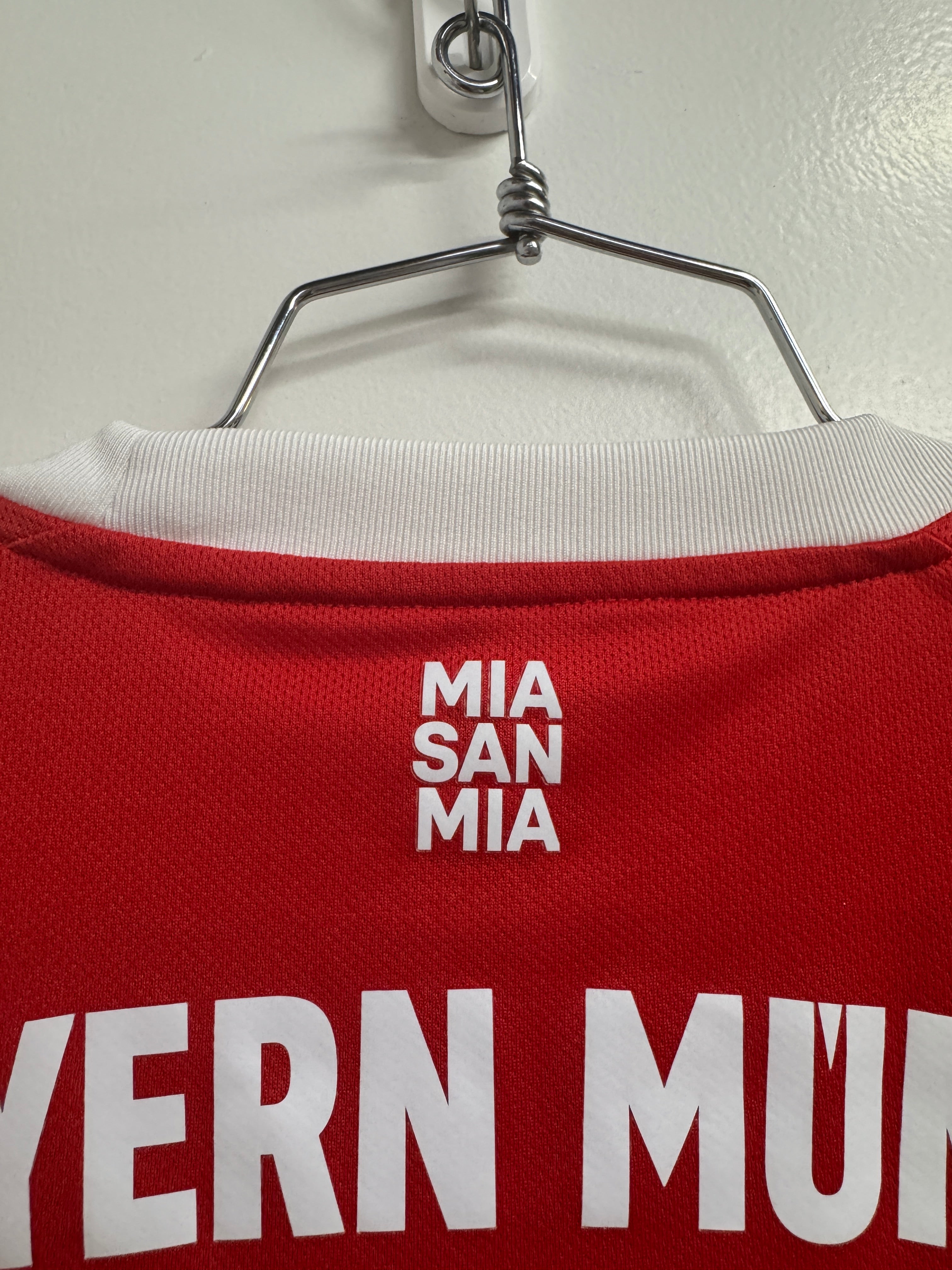 Bayern Munich 2022 Home Shirt - L