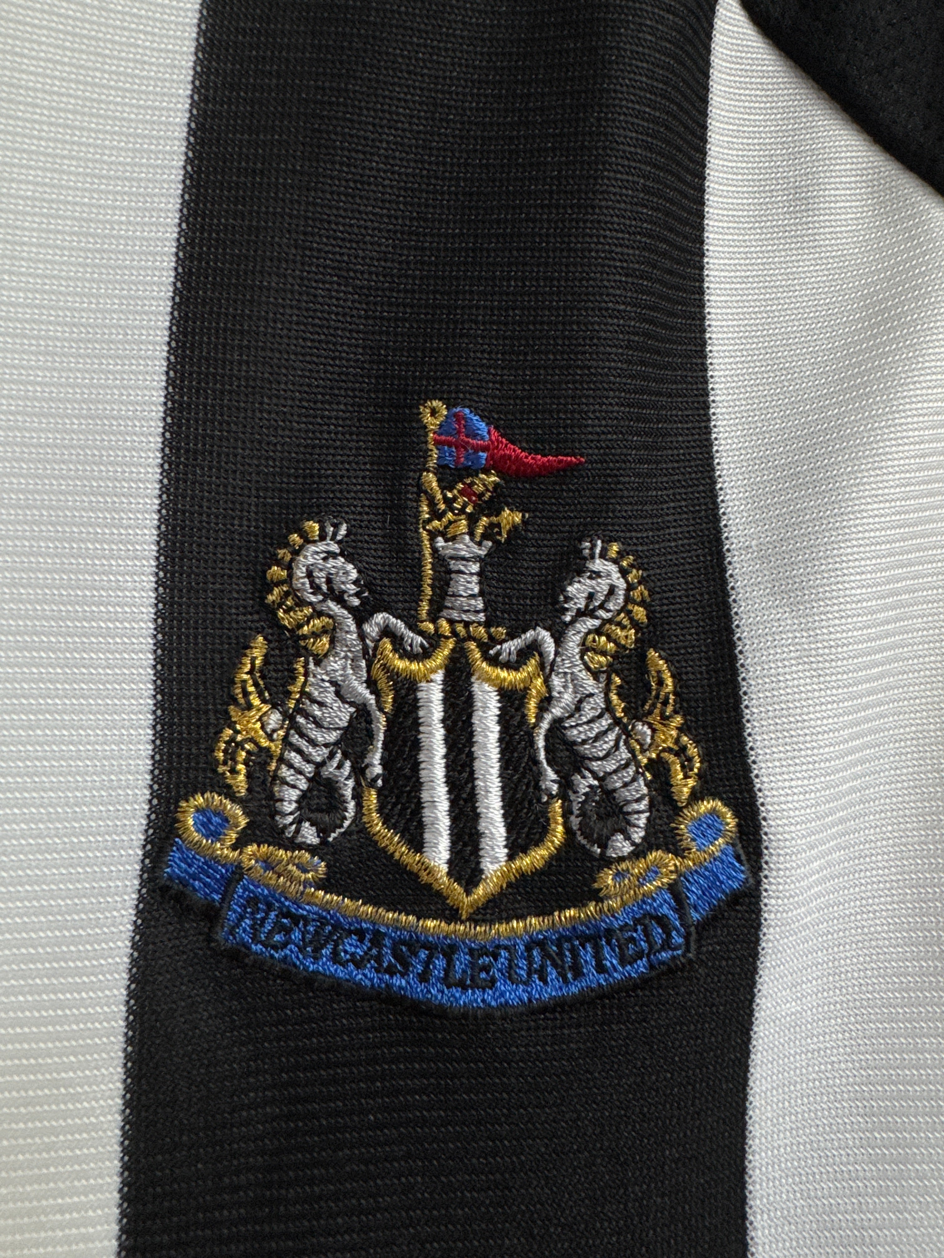 Newcastle United 2005 Home Shirt - L