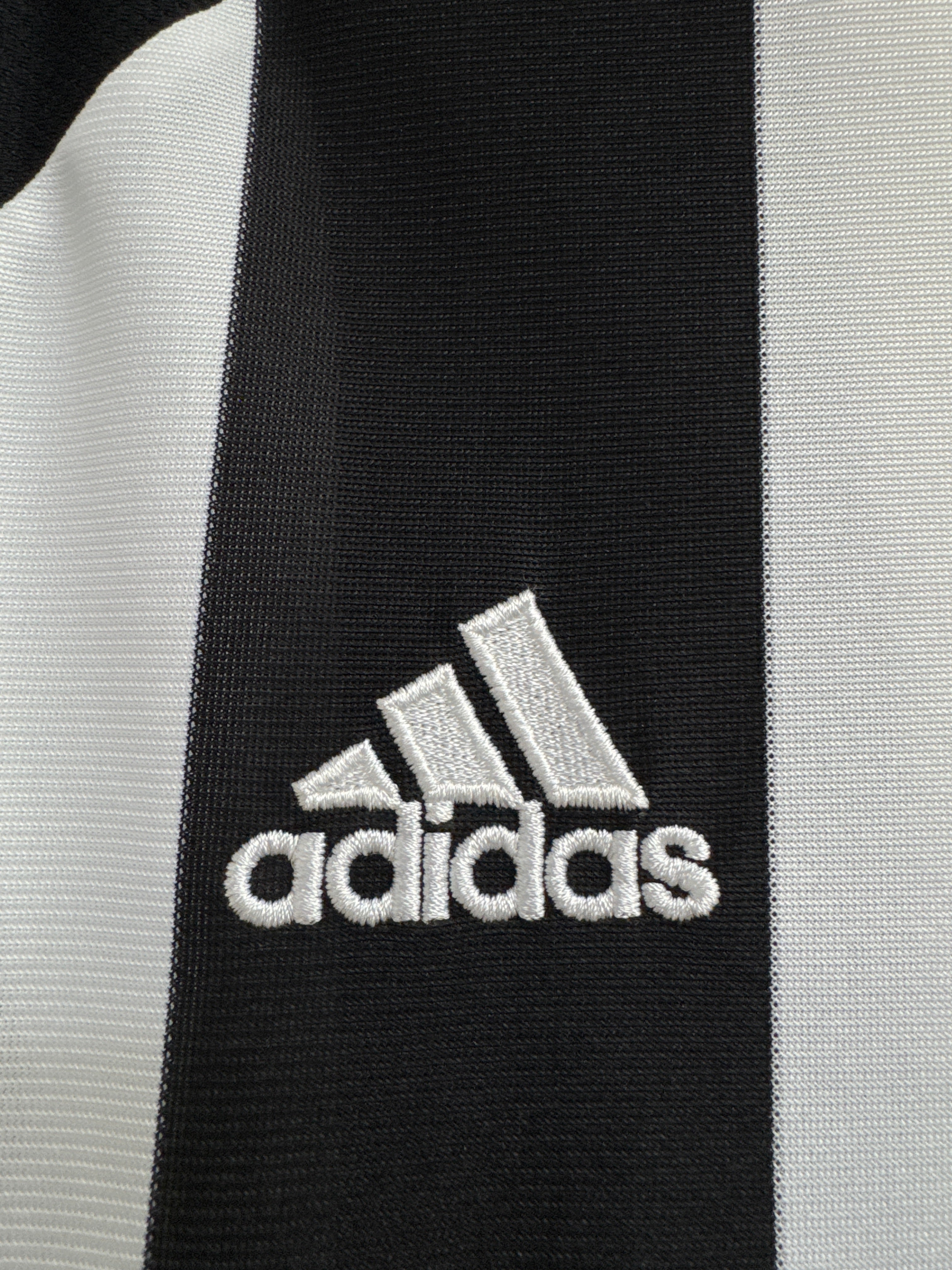 Newcastle United 2005 Home Shirt - L