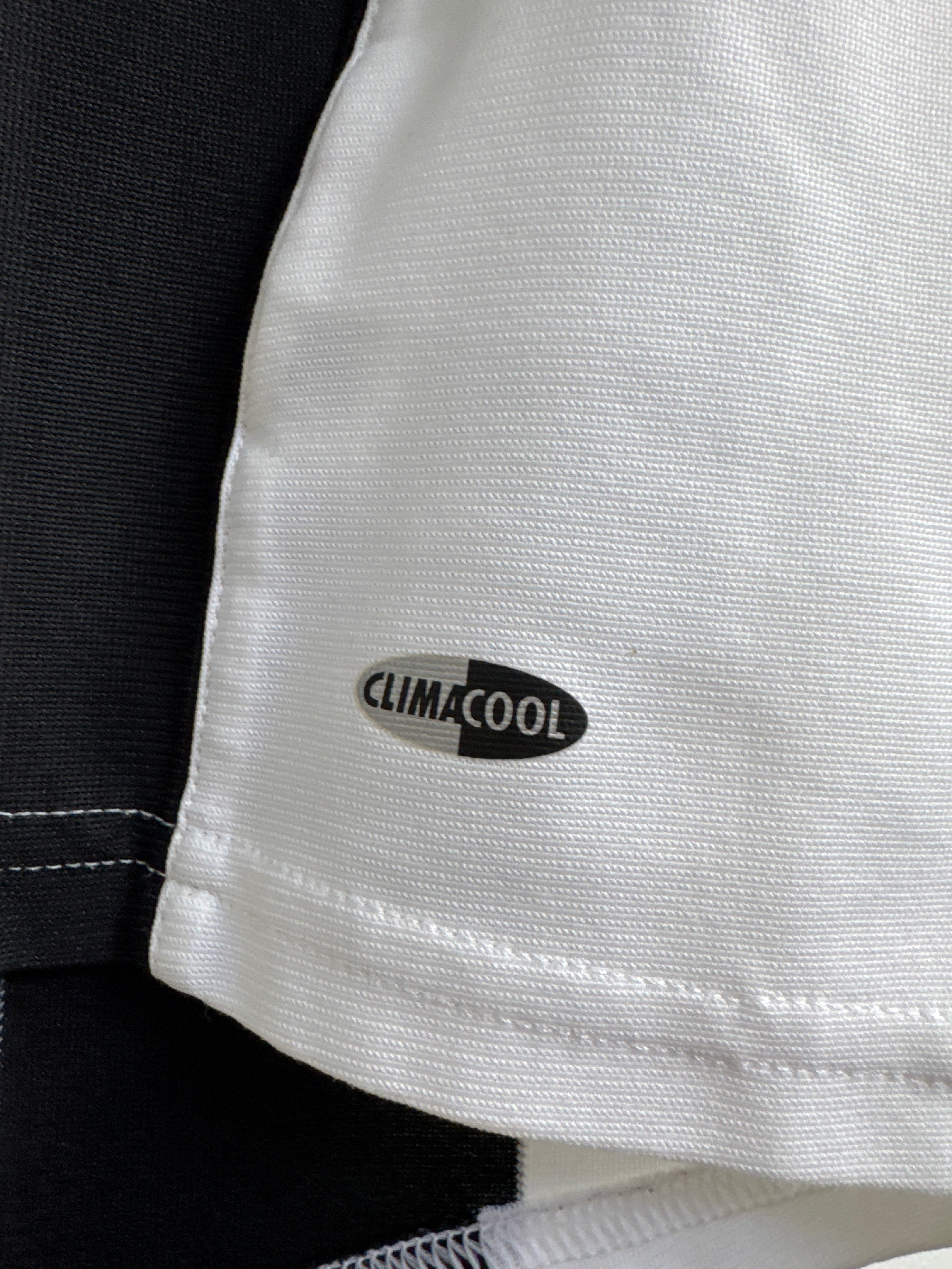 Newcastle United 2005 Home Shirt - L