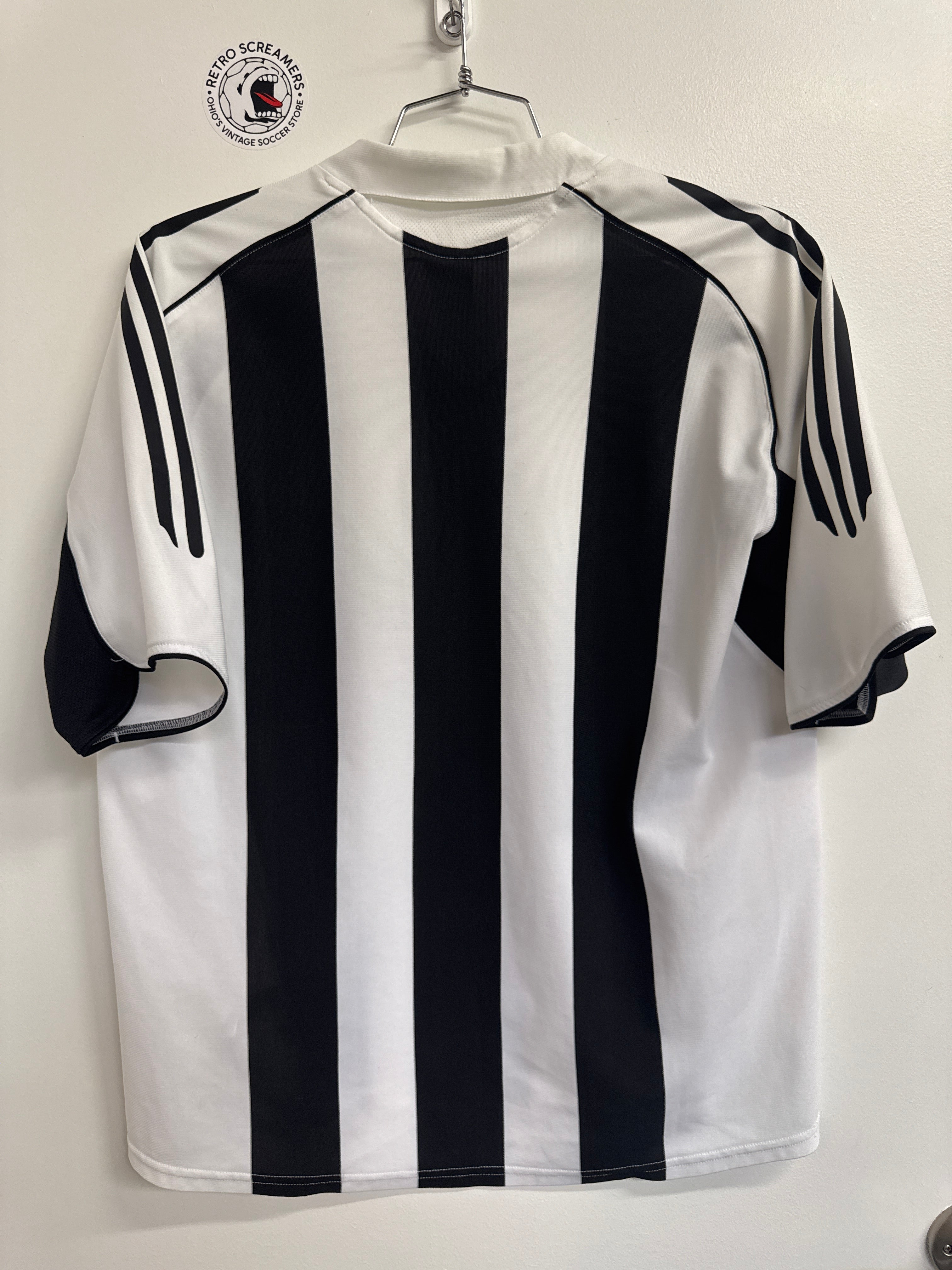Newcastle United 2005 Home Shirt - L