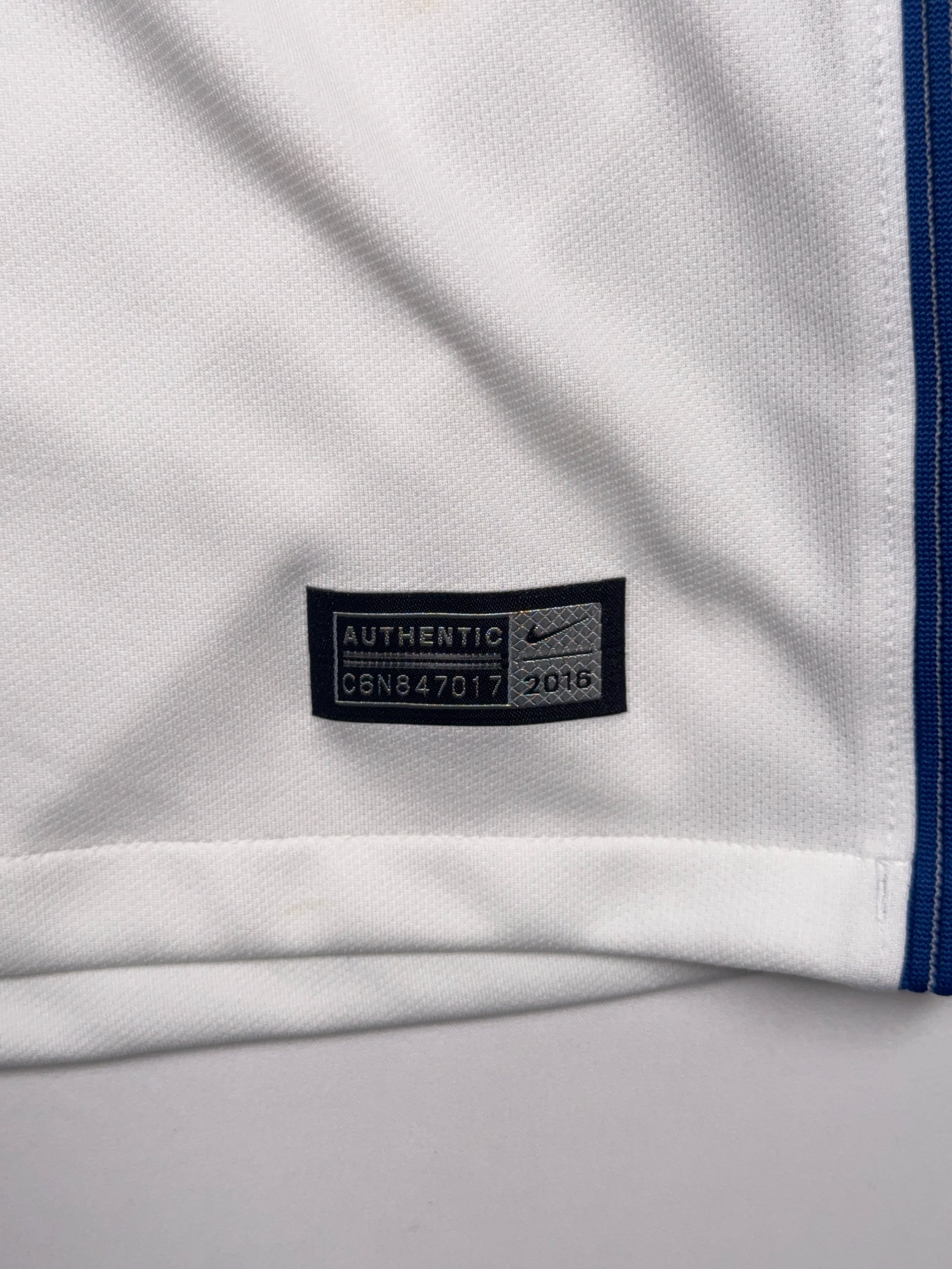 Chile 2016/17 Away Shirt - L