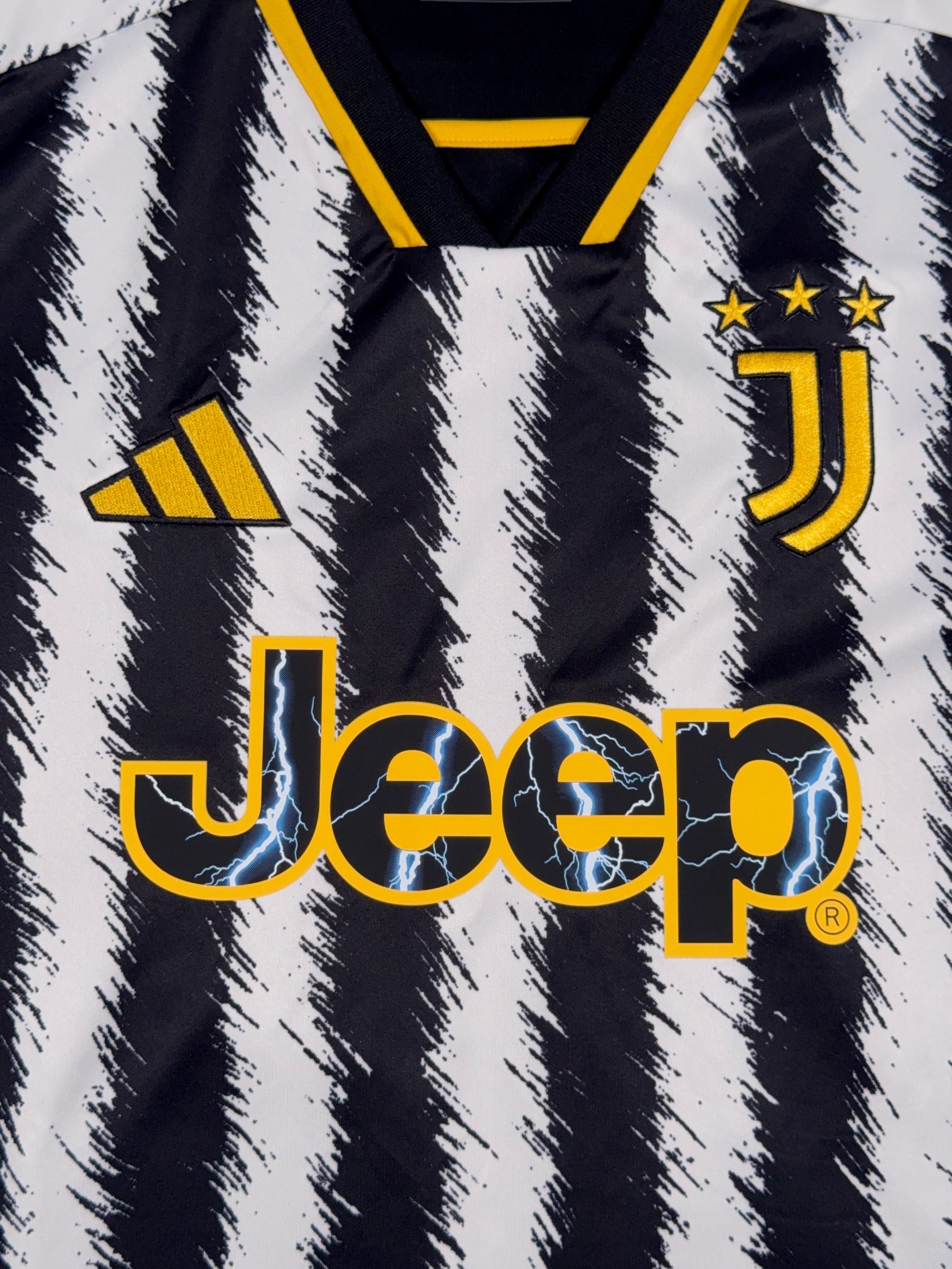 Juventus 2023/24 Timothy Weah #22 Home Shirt - XL