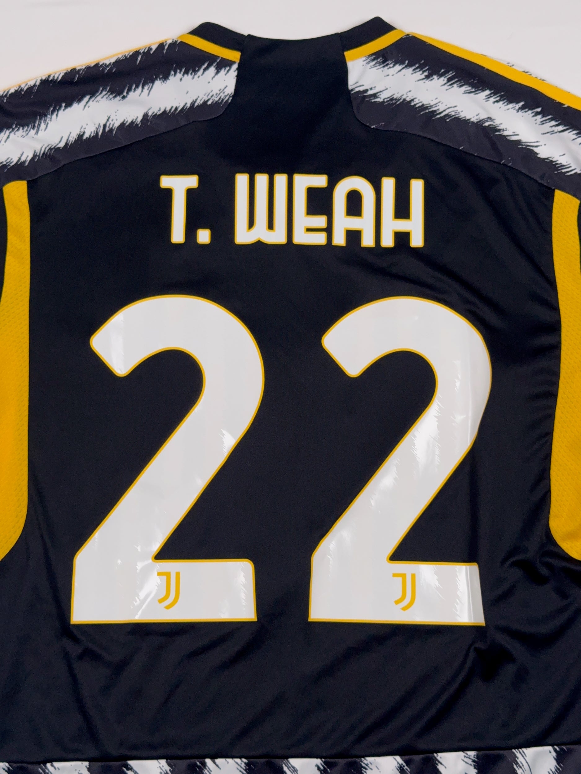 Juventus 2023/24 Timothy Weah #22 Home Shirt - XL