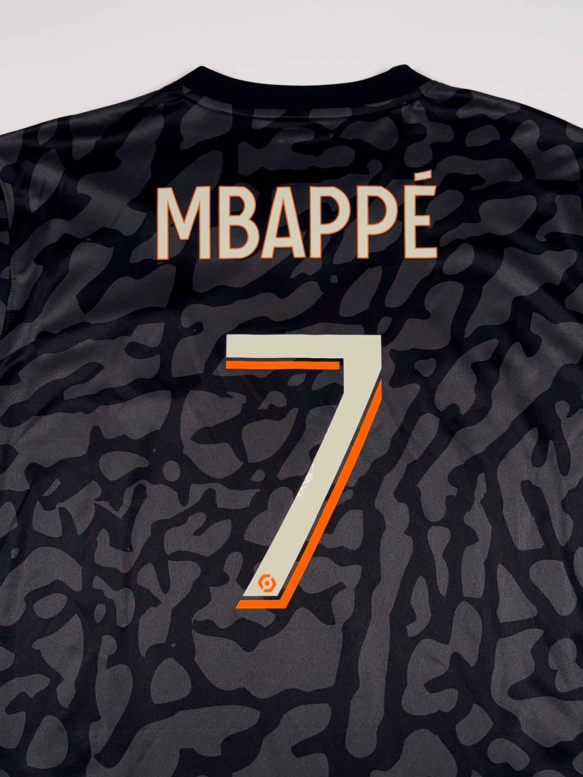 PSG 2023/24 Kylian Mbappe #7 Third Shirt - XL