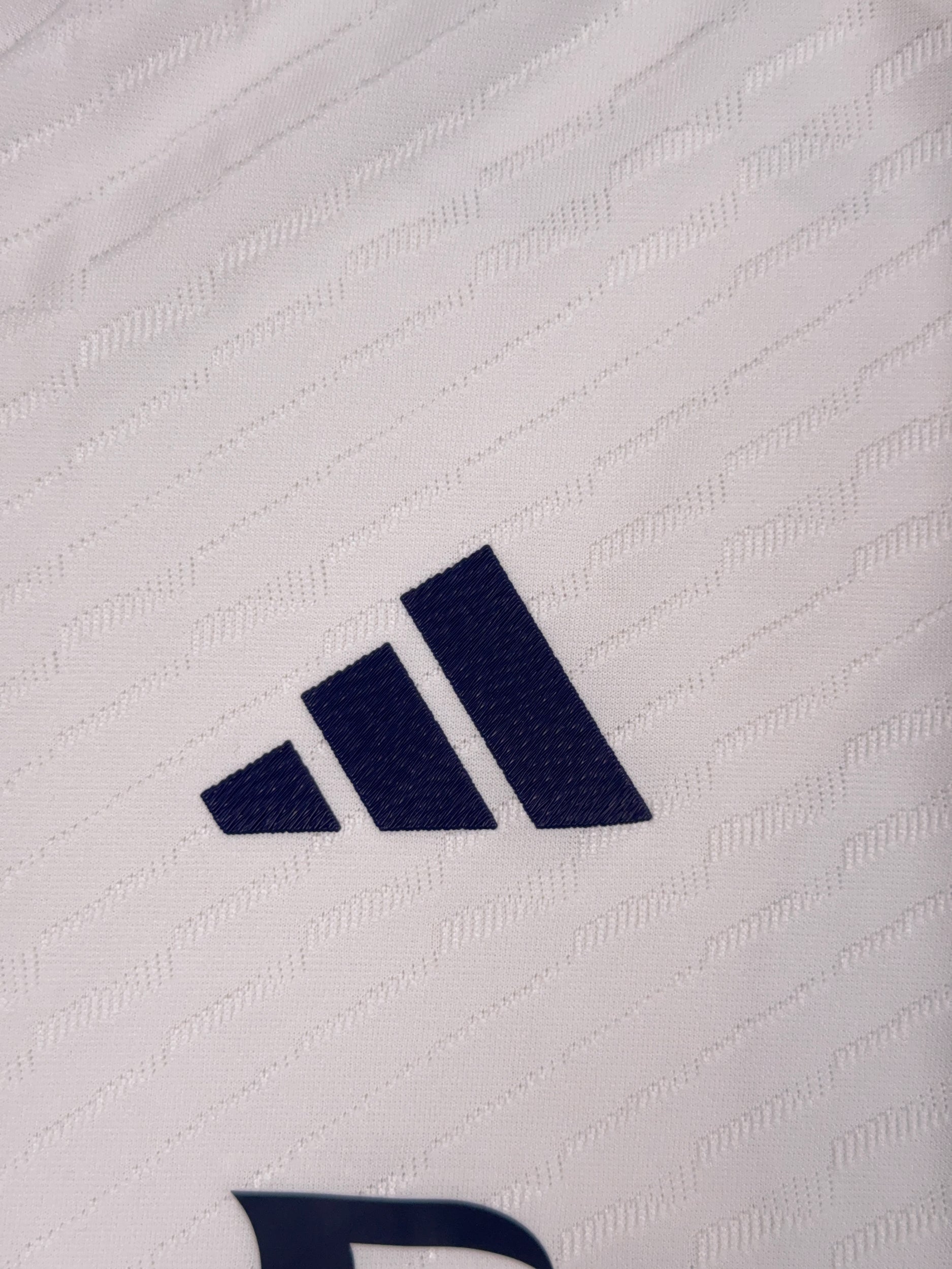 Real Madrid 2023/24 Toni Kroos #8 HEAT.RDY Home Shirt - XL
